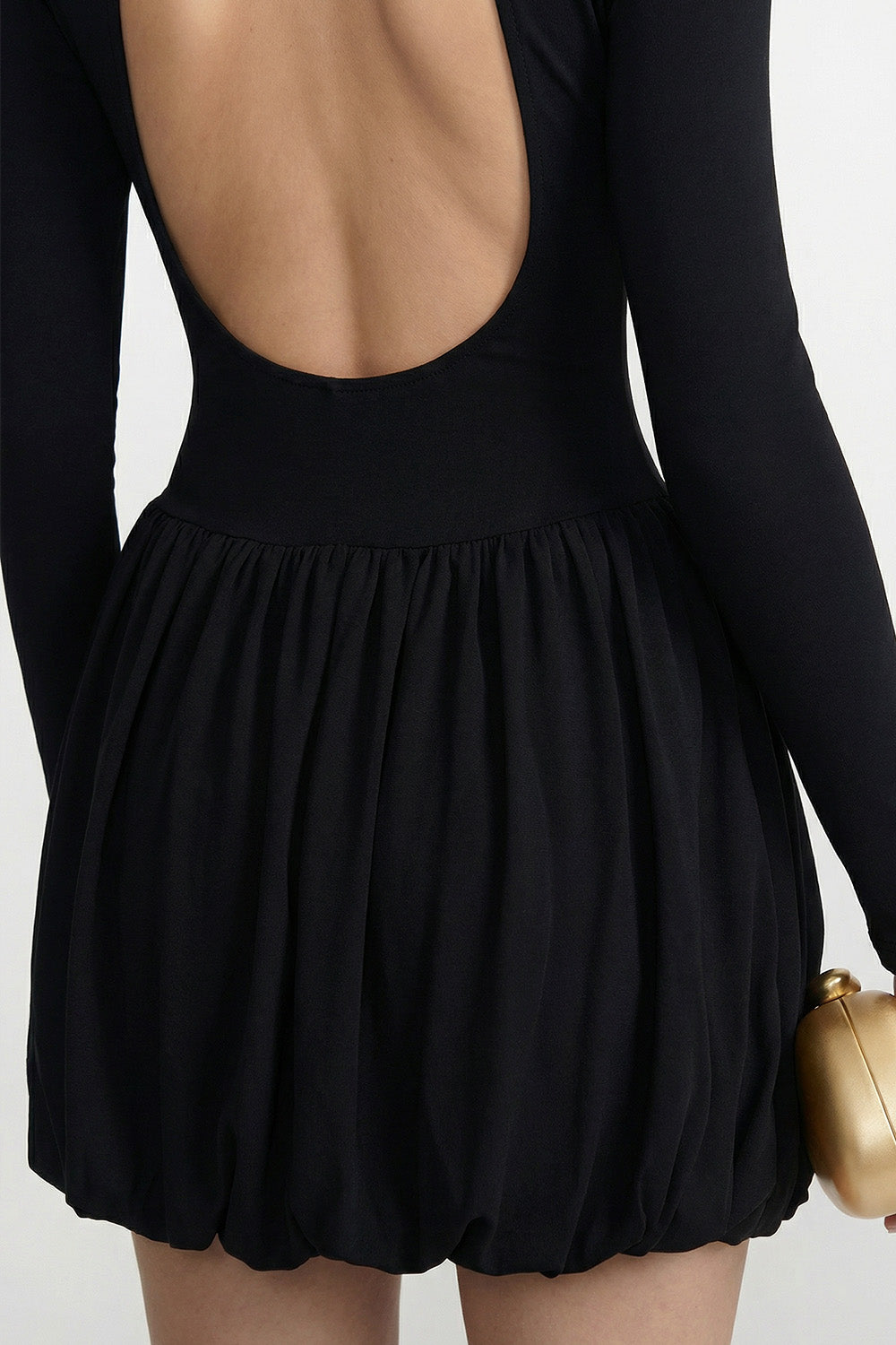 Abito Mini a Maniche Lunghe con Gonna a Sbuffo Drappeggiata - Nero 