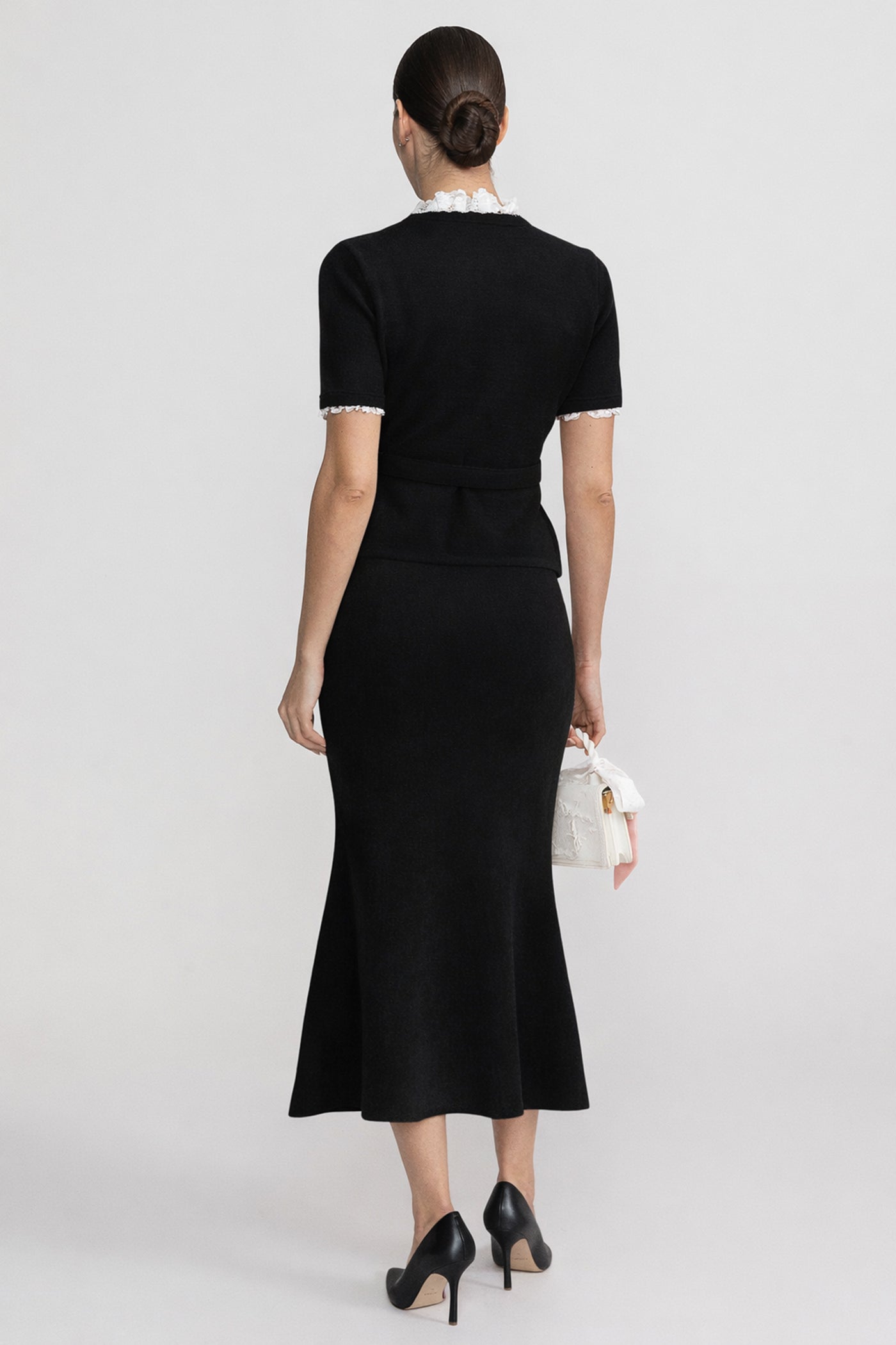 Coordinato a maniche corte con vita a peplo e cintura con bottoni di cristallo - Nero 