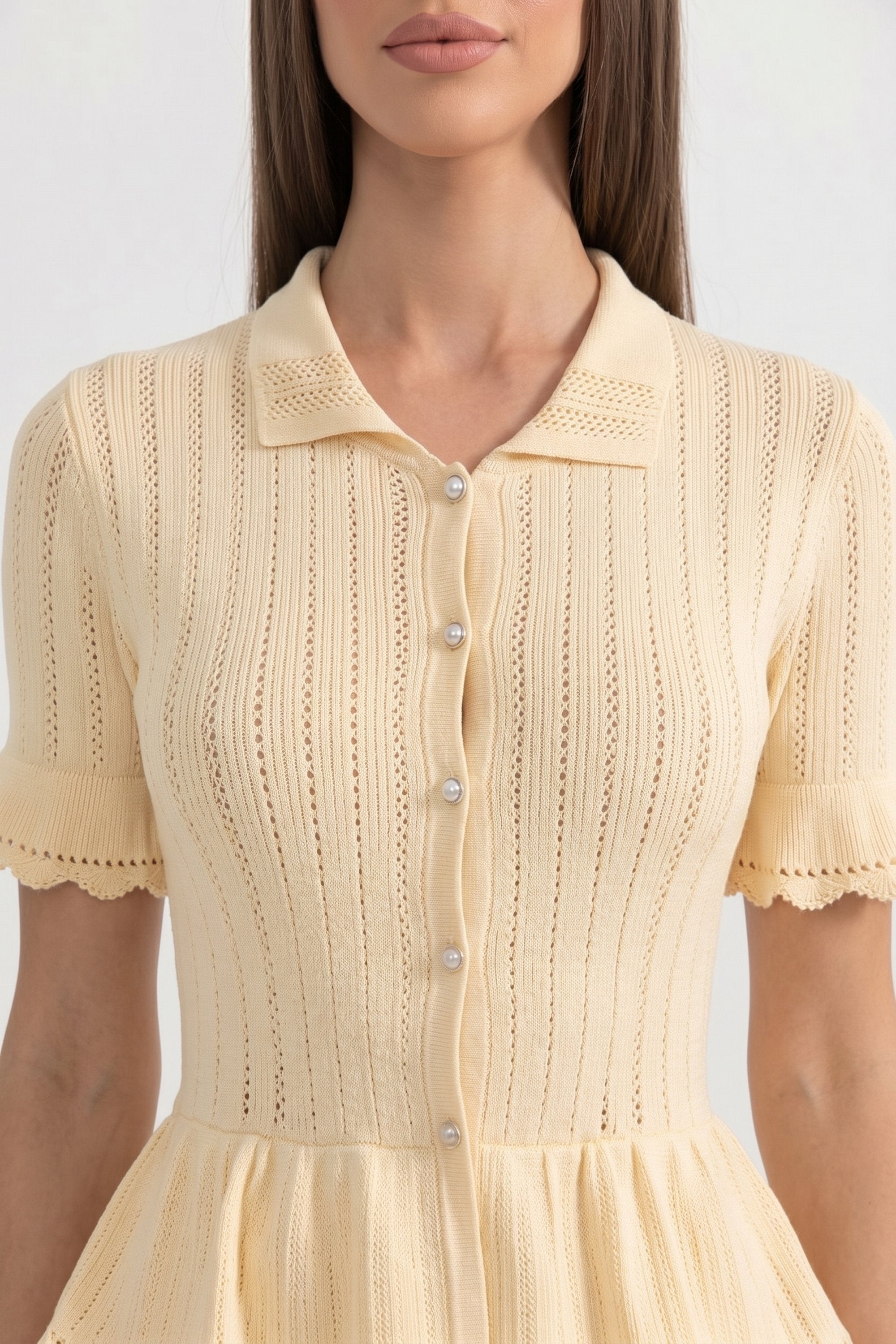 Abito Maxi in Maglia con Colletto Peter Pan e Peplum con Orlo in Pizzo - Giallo 