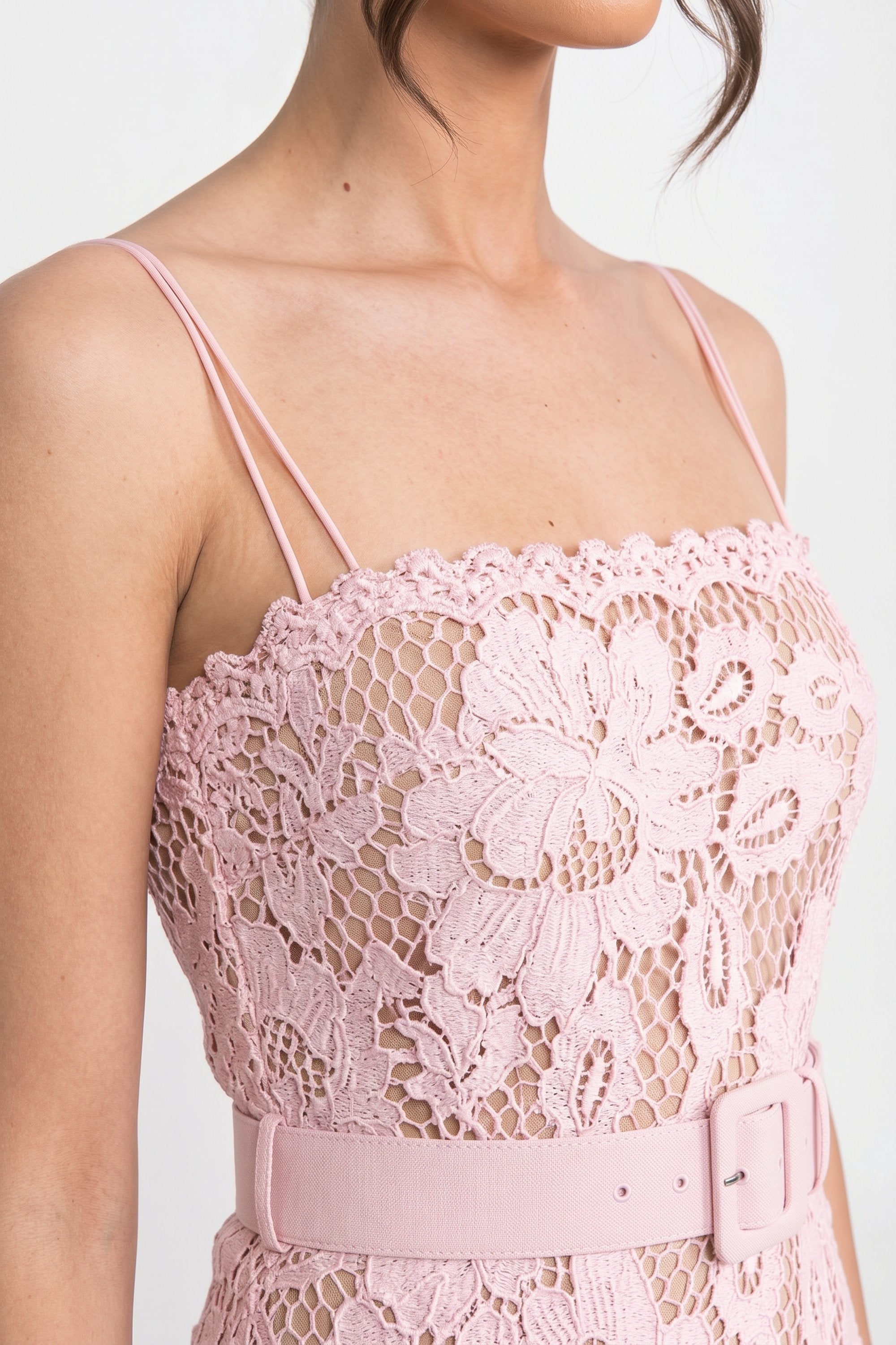 Abito Midi in pizzo con vita cinturata e orlo con balza - Rosa 