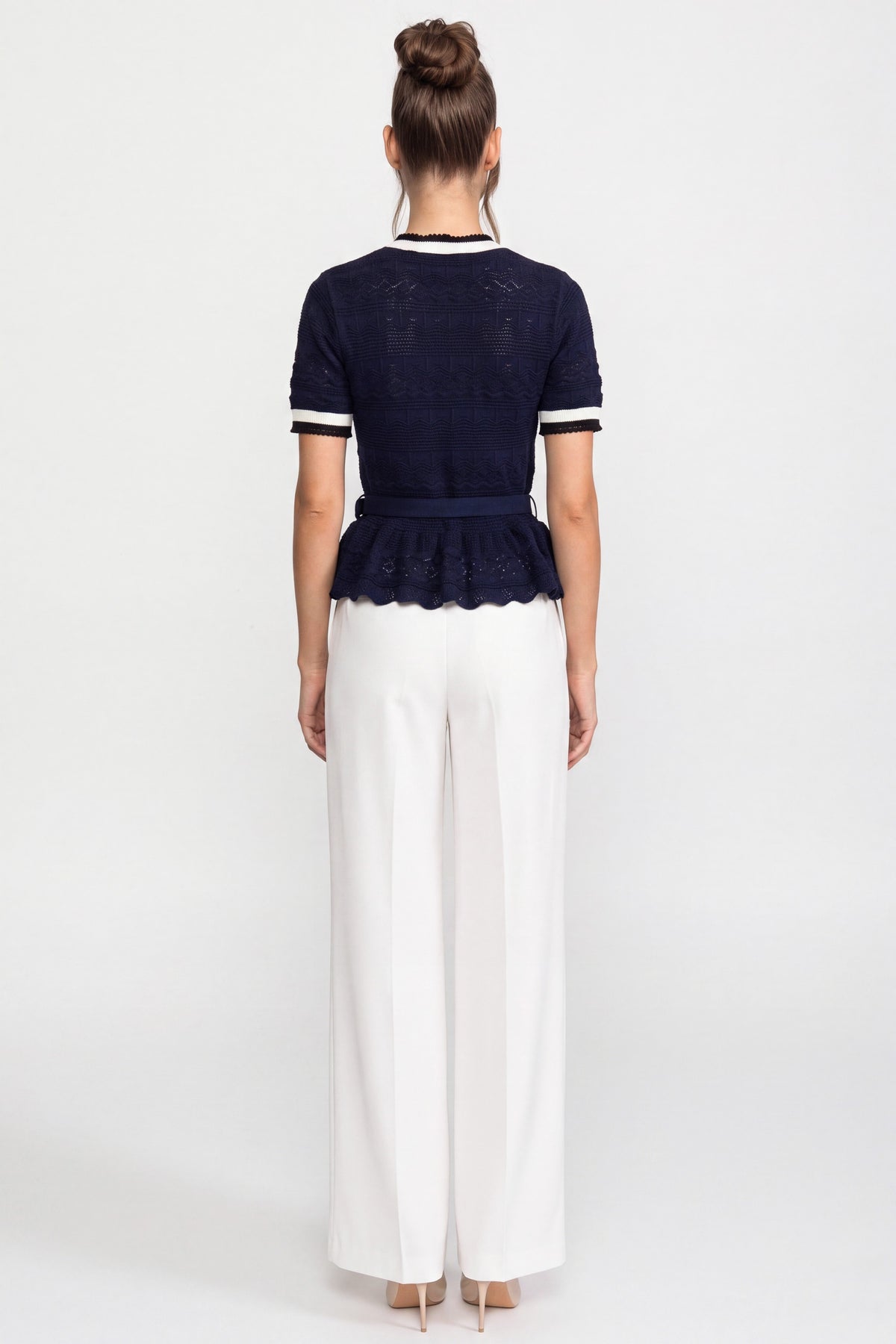 Top in maglia peplum con colletto sailor a contrasto e bottoni perlati - Navy 
