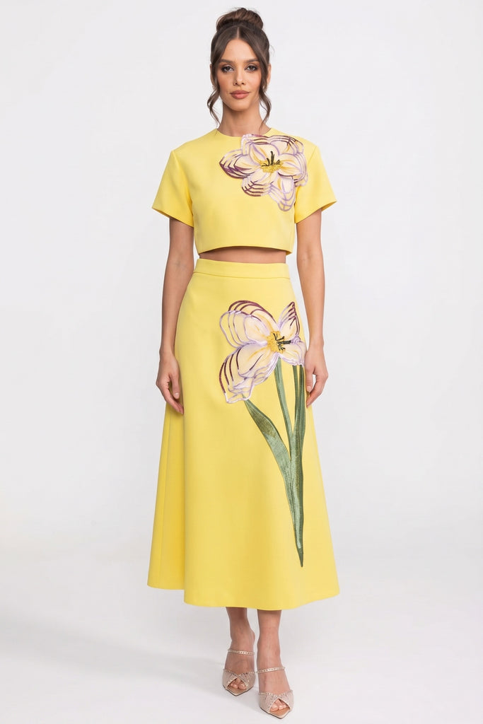 Completo coordinato con stampa floreale, maniche corte, crop top e gonna maxi - giallo 