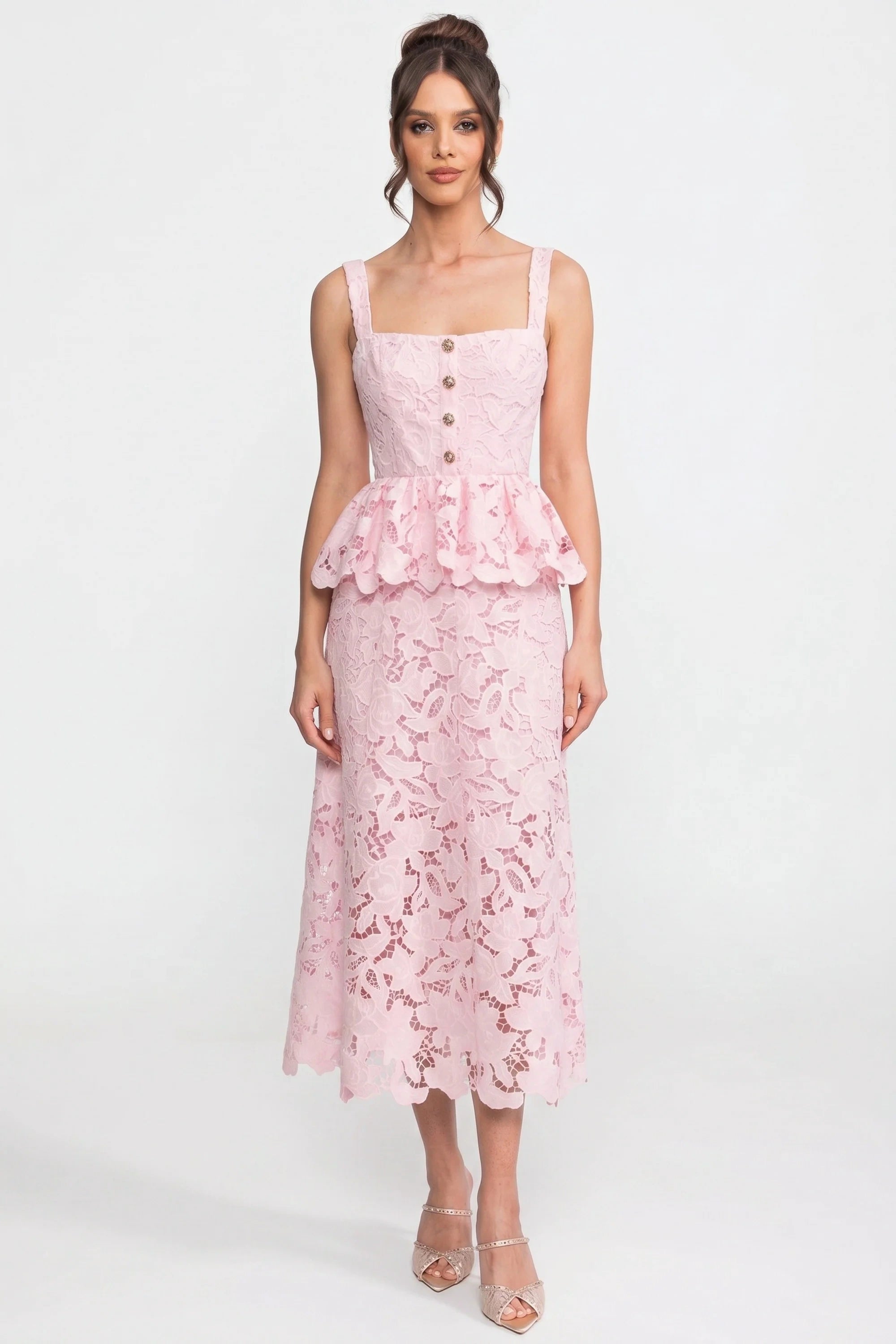 Abito senza maniche in pizzo con peplum, gonna midi e bottoni dorati - Rosa 