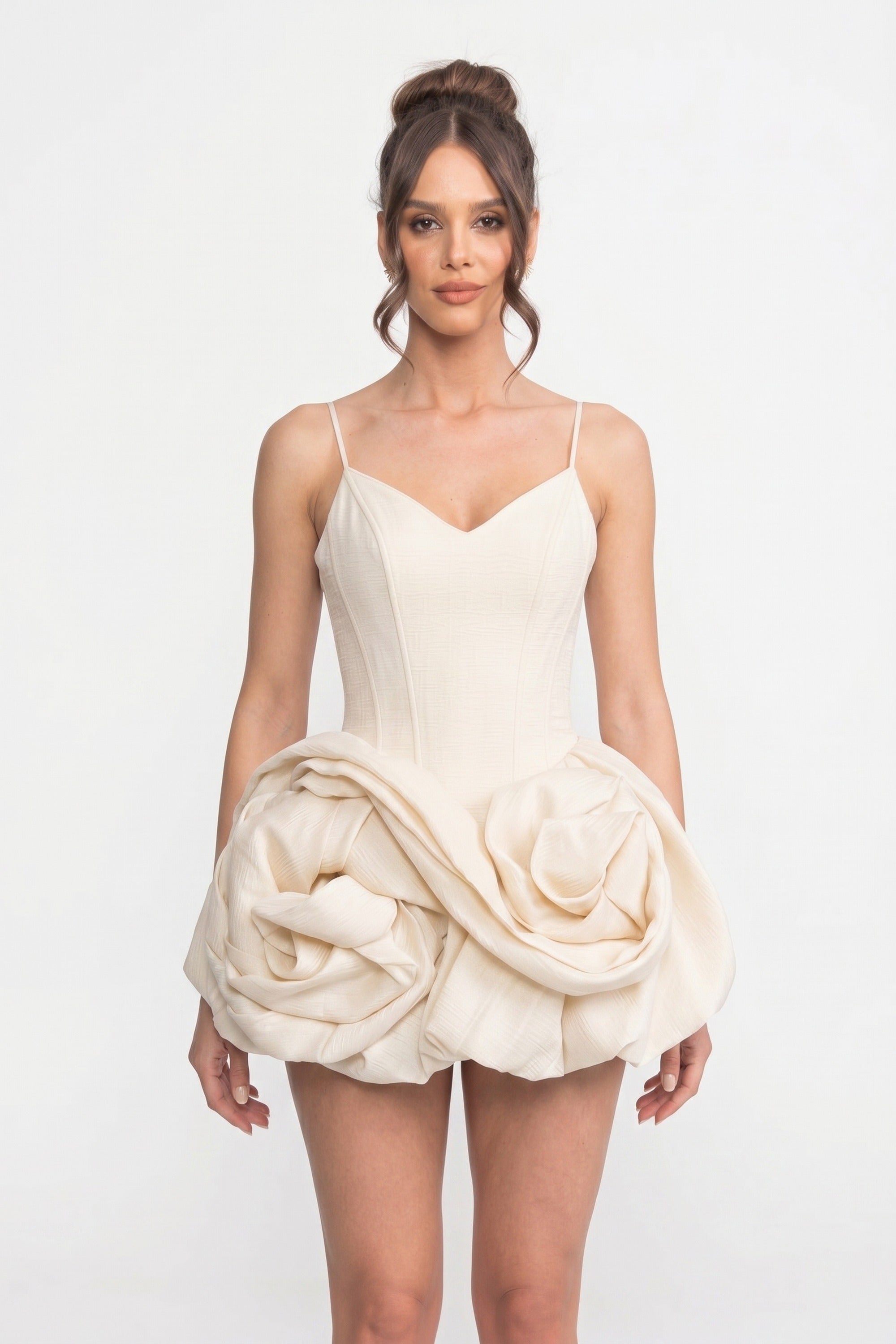 Miniabito in velluto con spalline sottili e gonna con rose 3D - Ivoire 