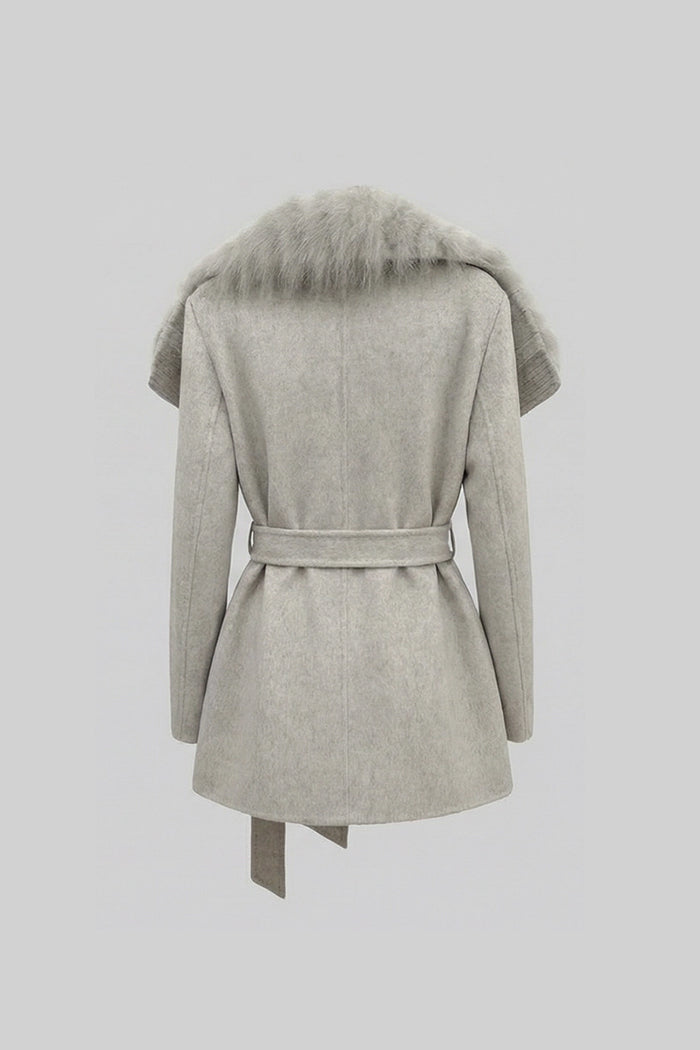 Cappotto di lana con colletto di pelliccia oversize e cintura - Grigio chiaro 
