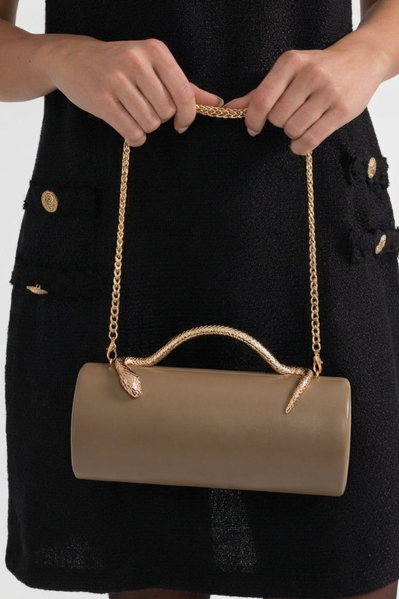 Borsa a mano strutturata con manico a forma di serpente e catena dorata – kaki 