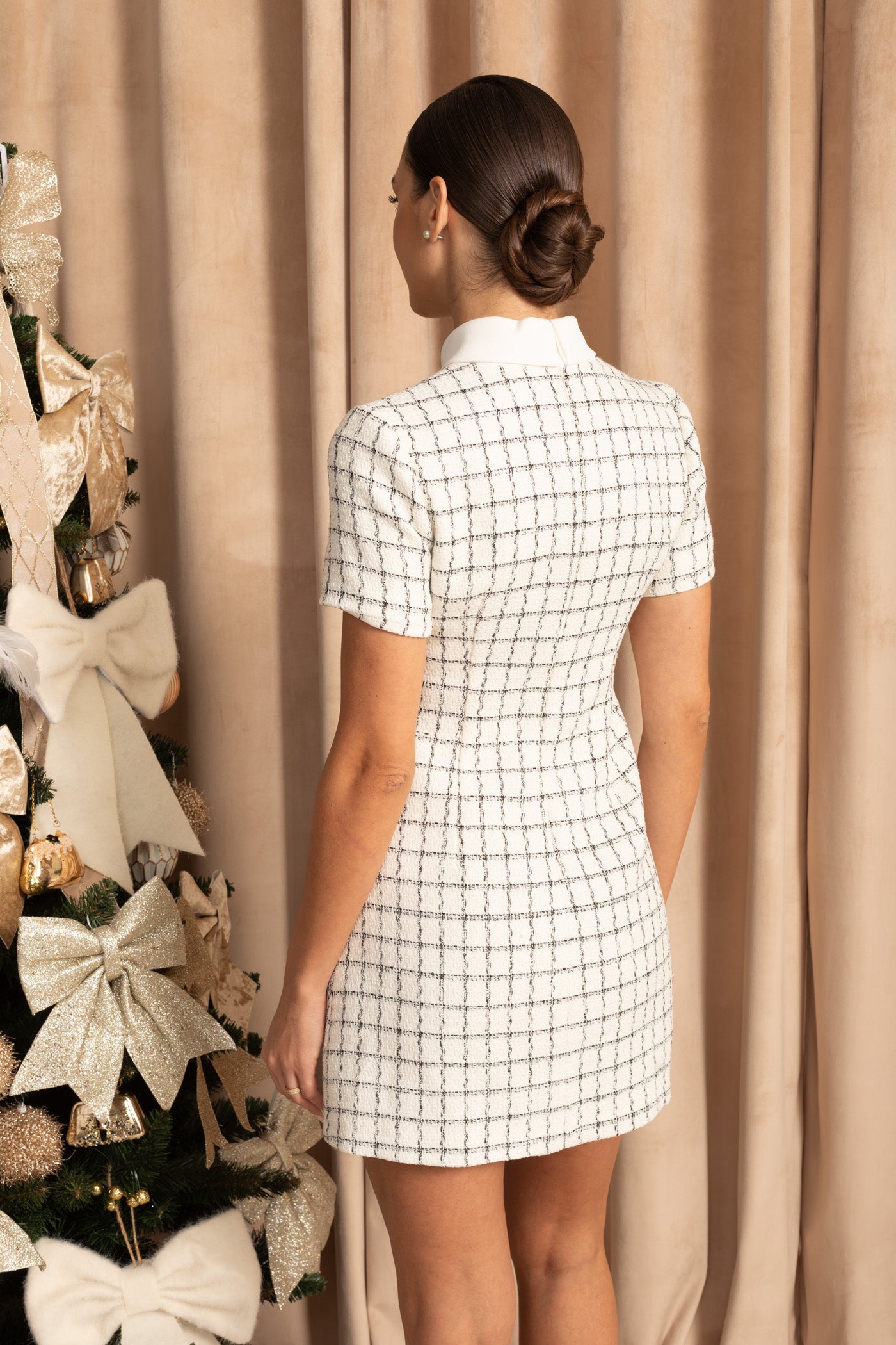 Short Sleeve Tweed Mini Dress With Contrast Collar – White And Black