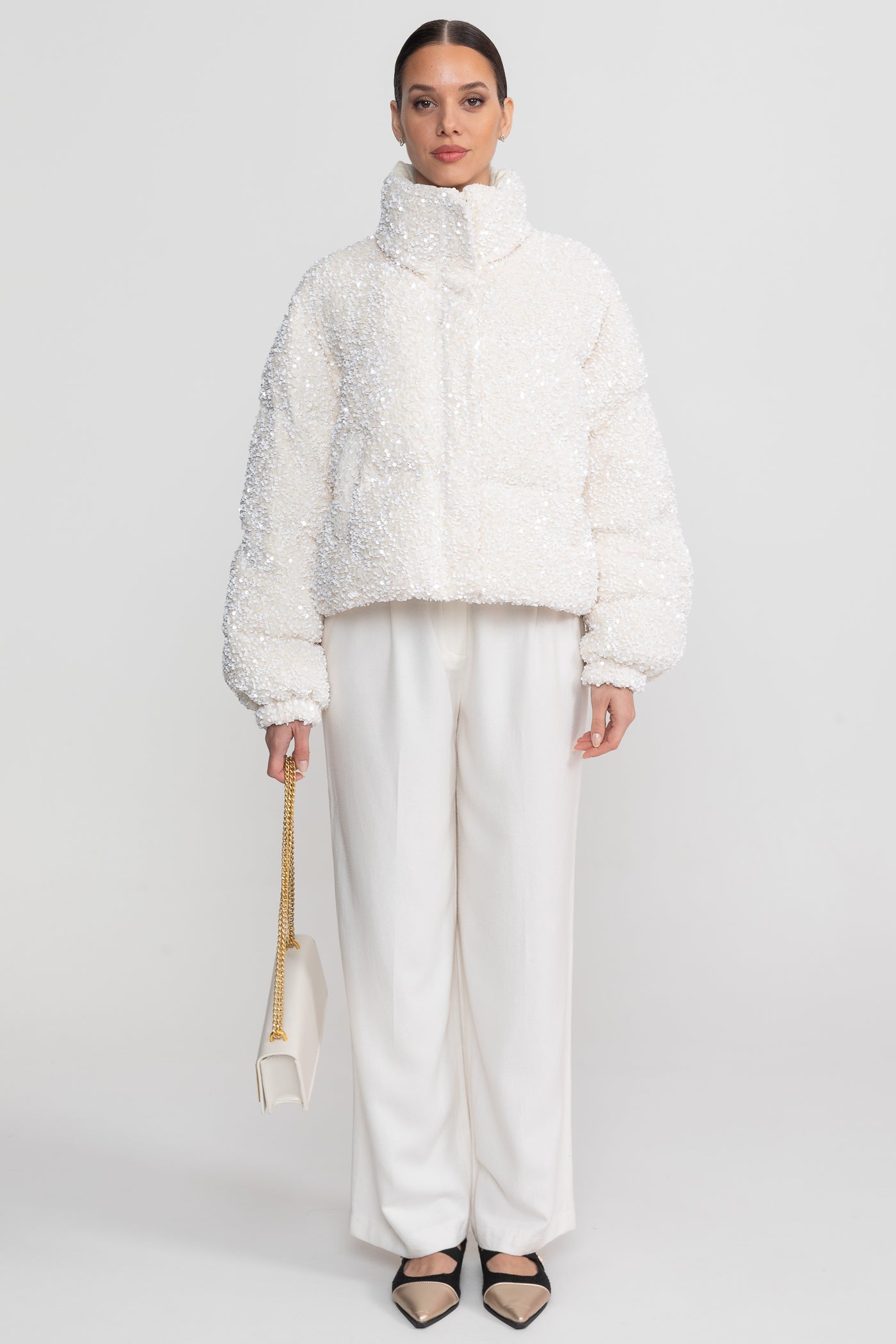 Giacca imbottita con paillettes e collo alto a imbuto – Bianco 