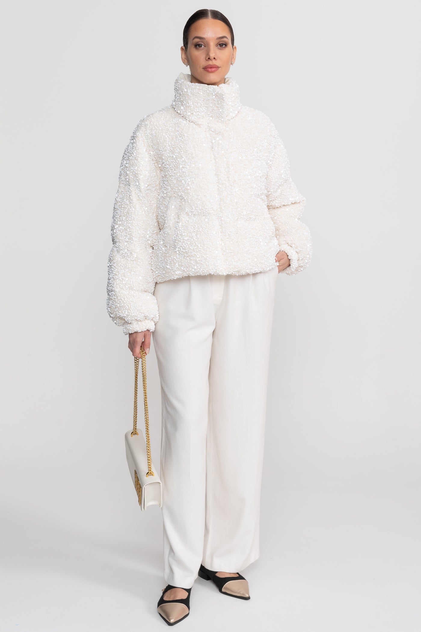Giacca imbottita con paillettes e collo alto a imbuto – Bianco 