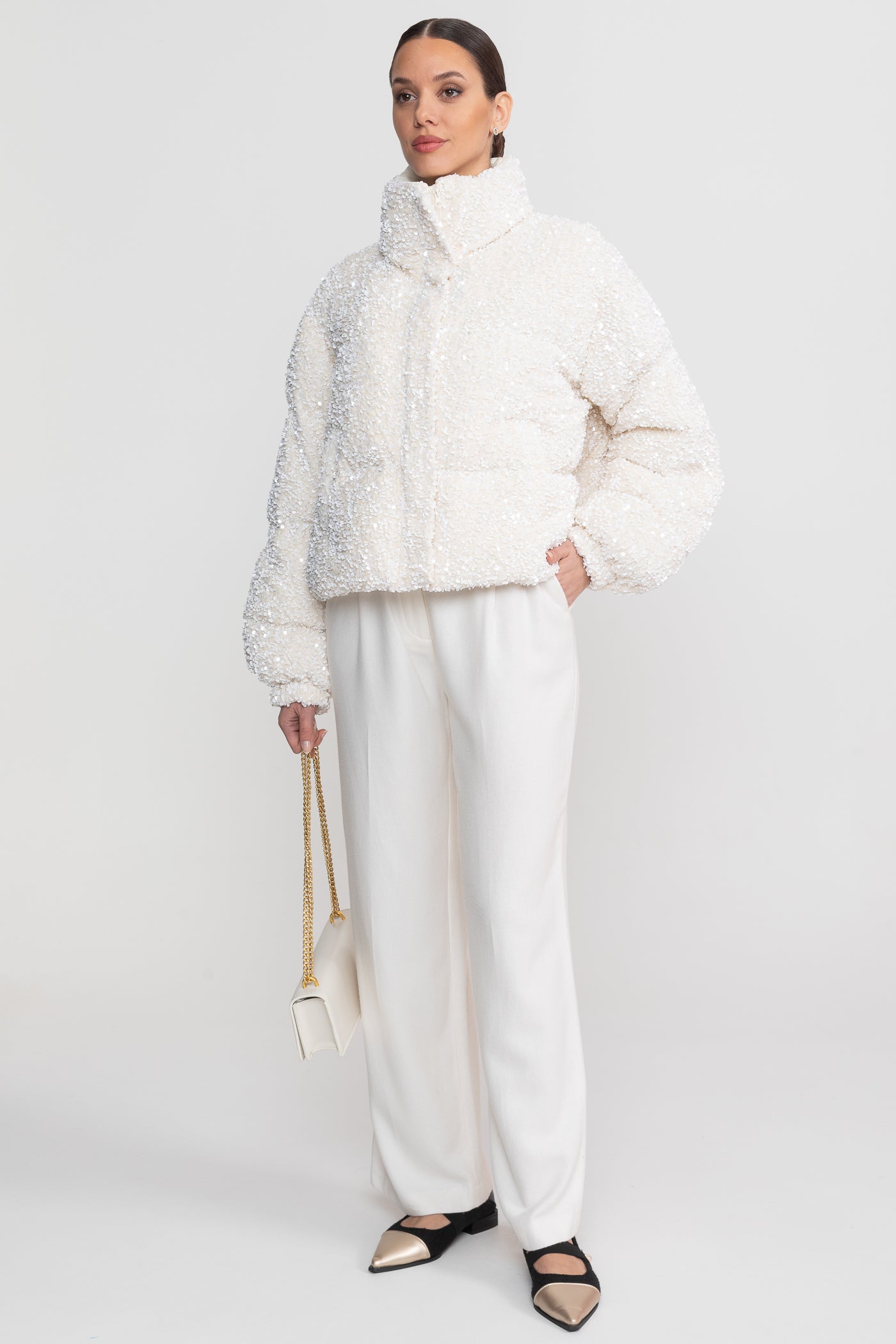 Giacca imbottita con paillettes e collo alto a imbuto – Bianco 