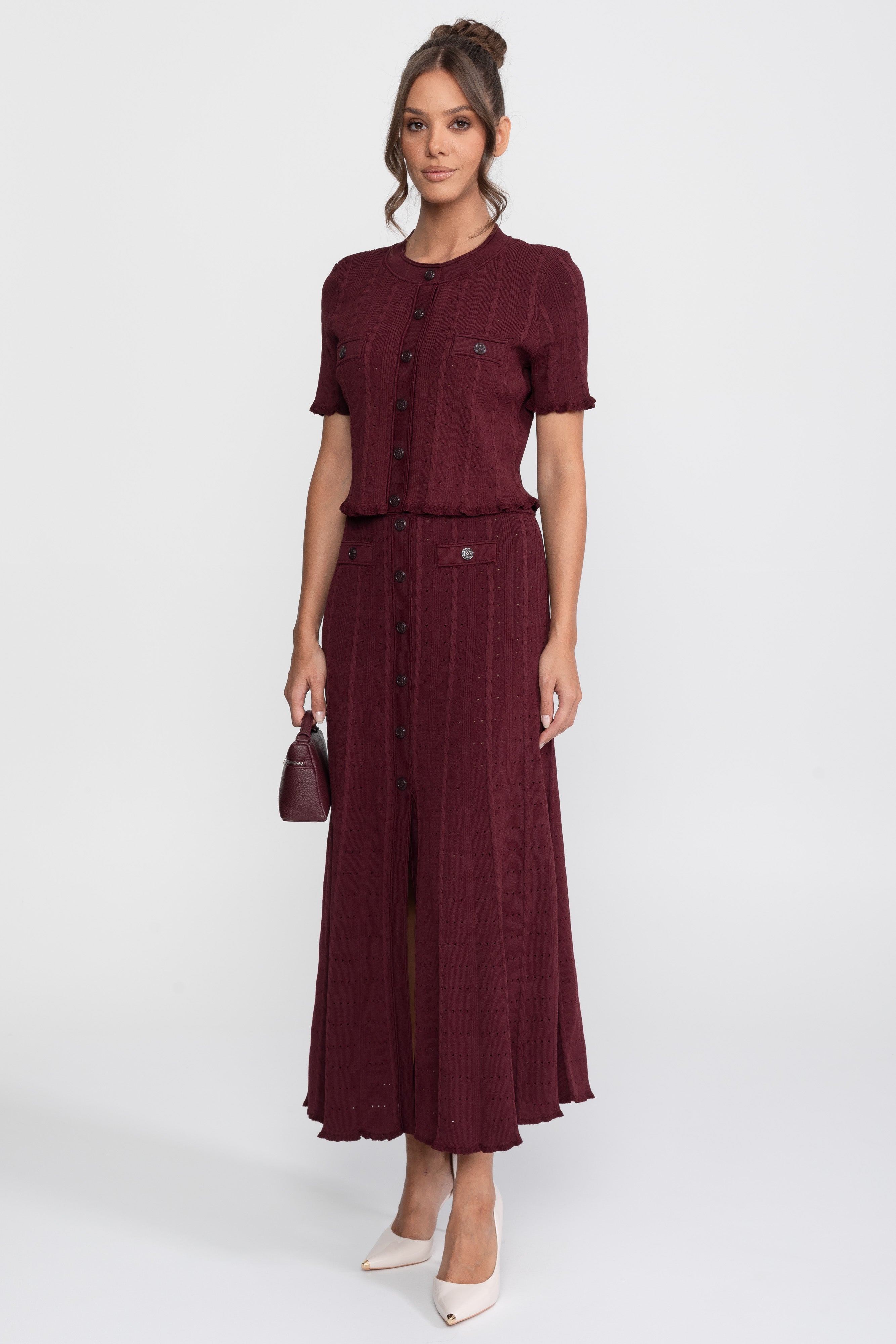 Coordinato in maglia a coste con cardigan frontale abbottonato e gonna maxi abbinata - Burgundy 