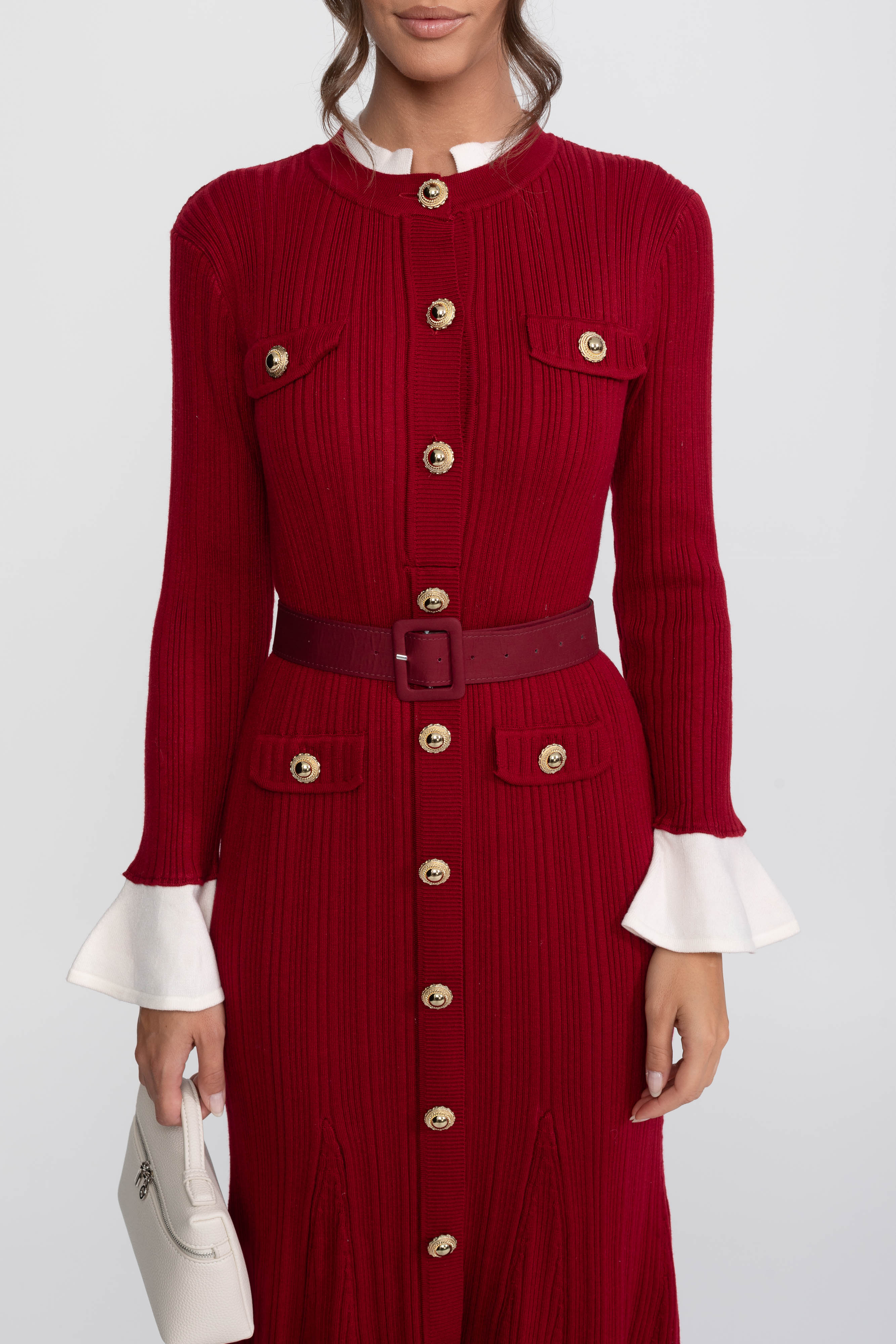 Abito Midi in Maglia a Coste con Cintura, Polsini e Colletto Bianchi - Burgundy 