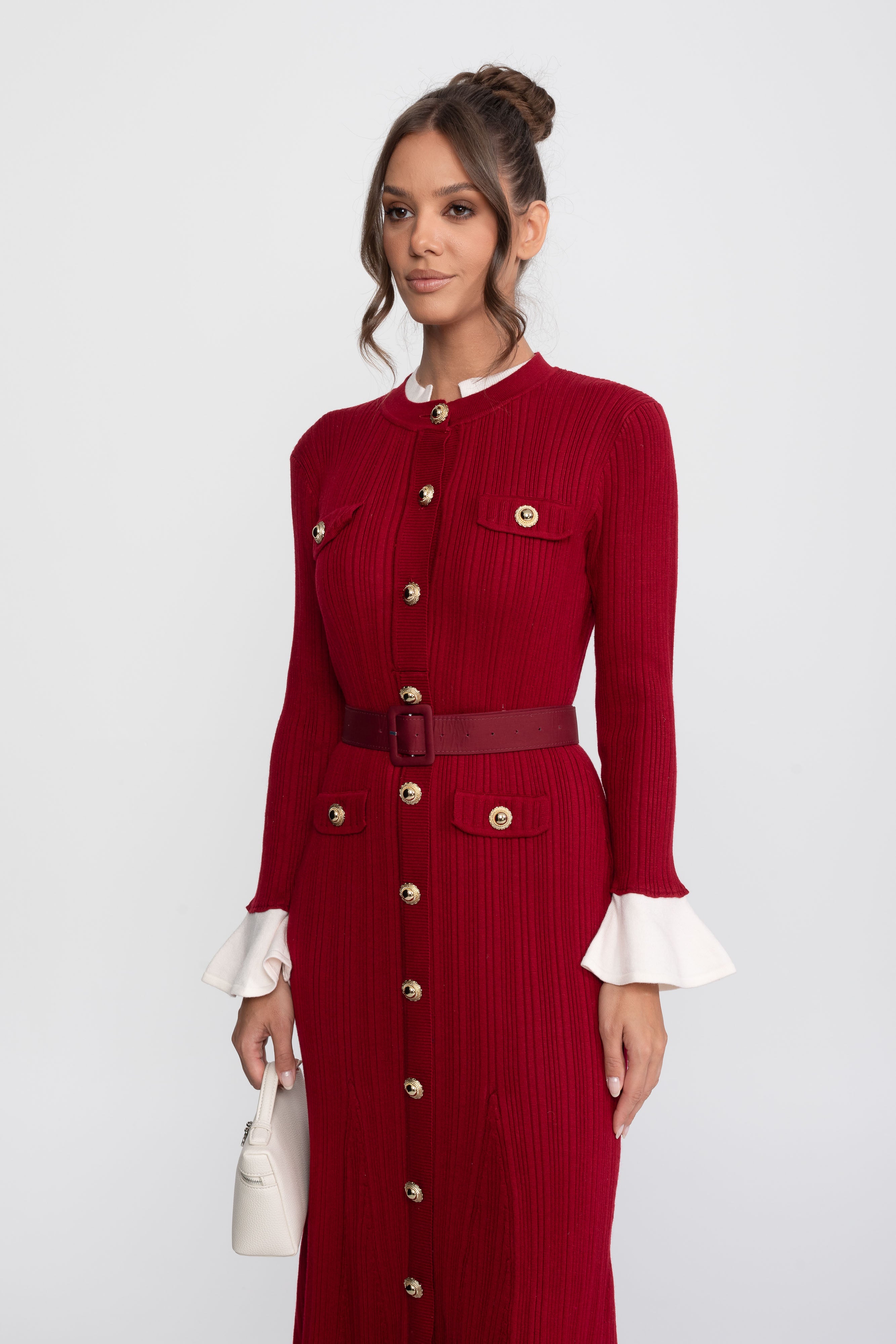 Abito Midi in Maglia a Coste con Cintura, Polsini e Colletto Bianchi - Burgundy 