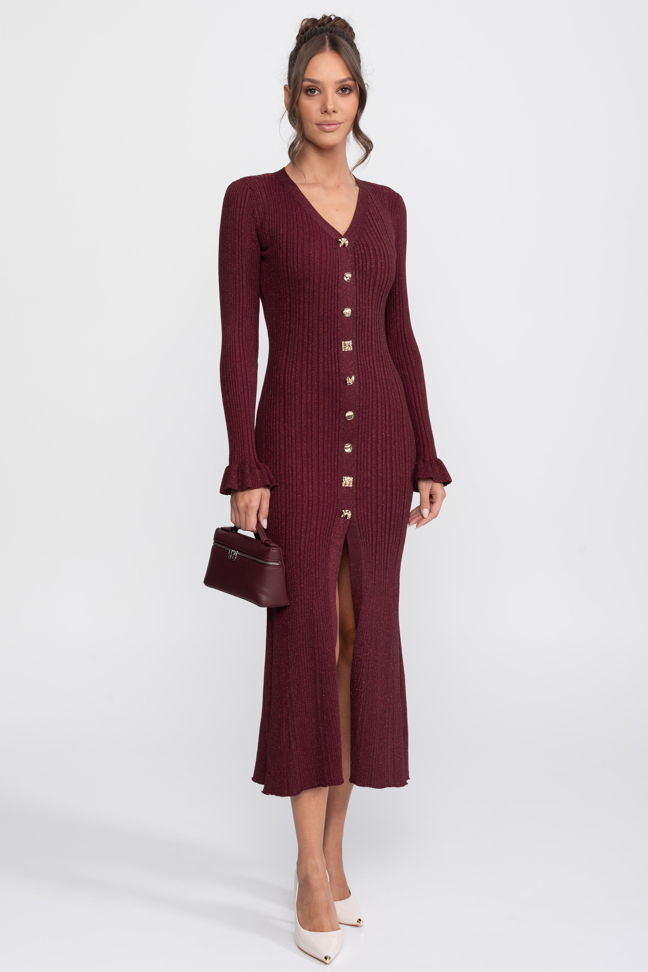 Abito maxi in maglia a costine con scollo a V, bottoni frontali e polsini con volant - Burgundy 