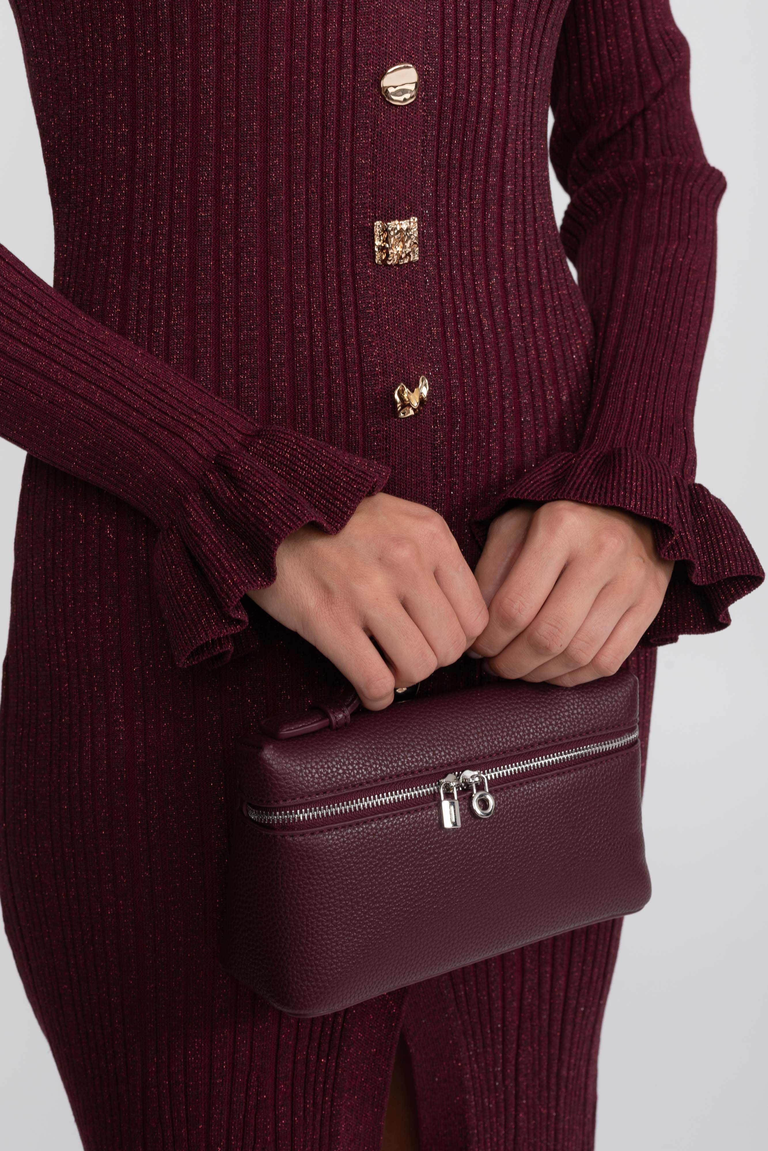 Abito maxi in maglia a costine con scollo a V, bottoni frontali e polsini con volant - Burgundy 
