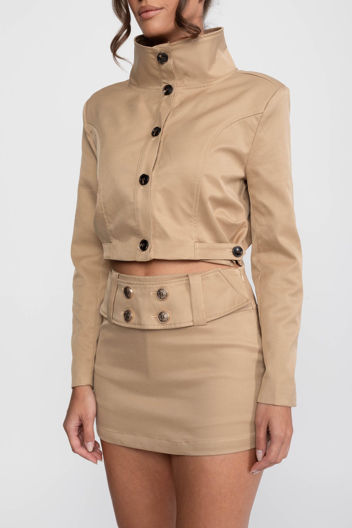 Completo coordinato con giacca cropped doppiopetto e minigonna - Khaki 