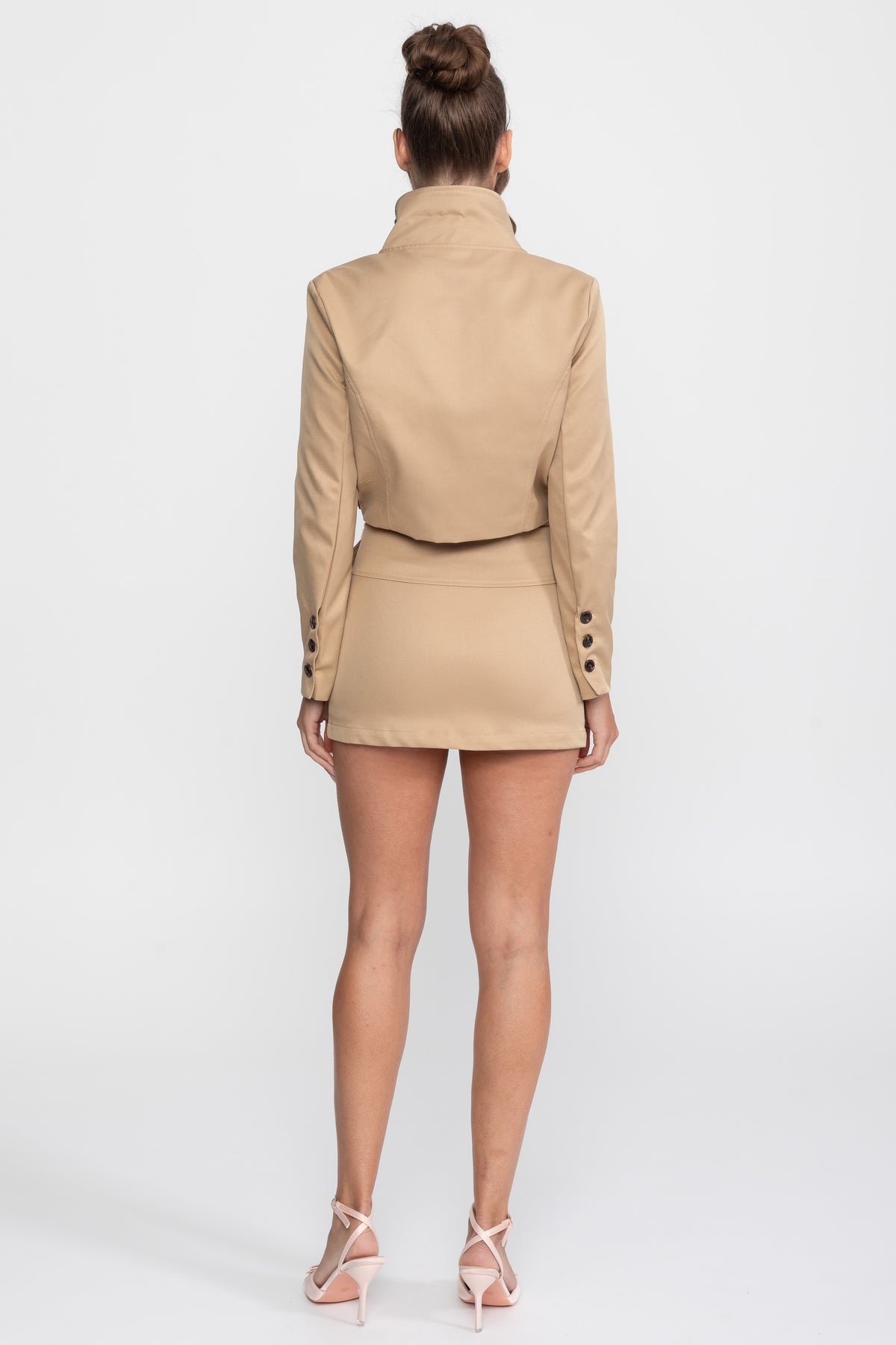 Completo coordinato con giacca cropped doppiopetto e minigonna - Khaki 