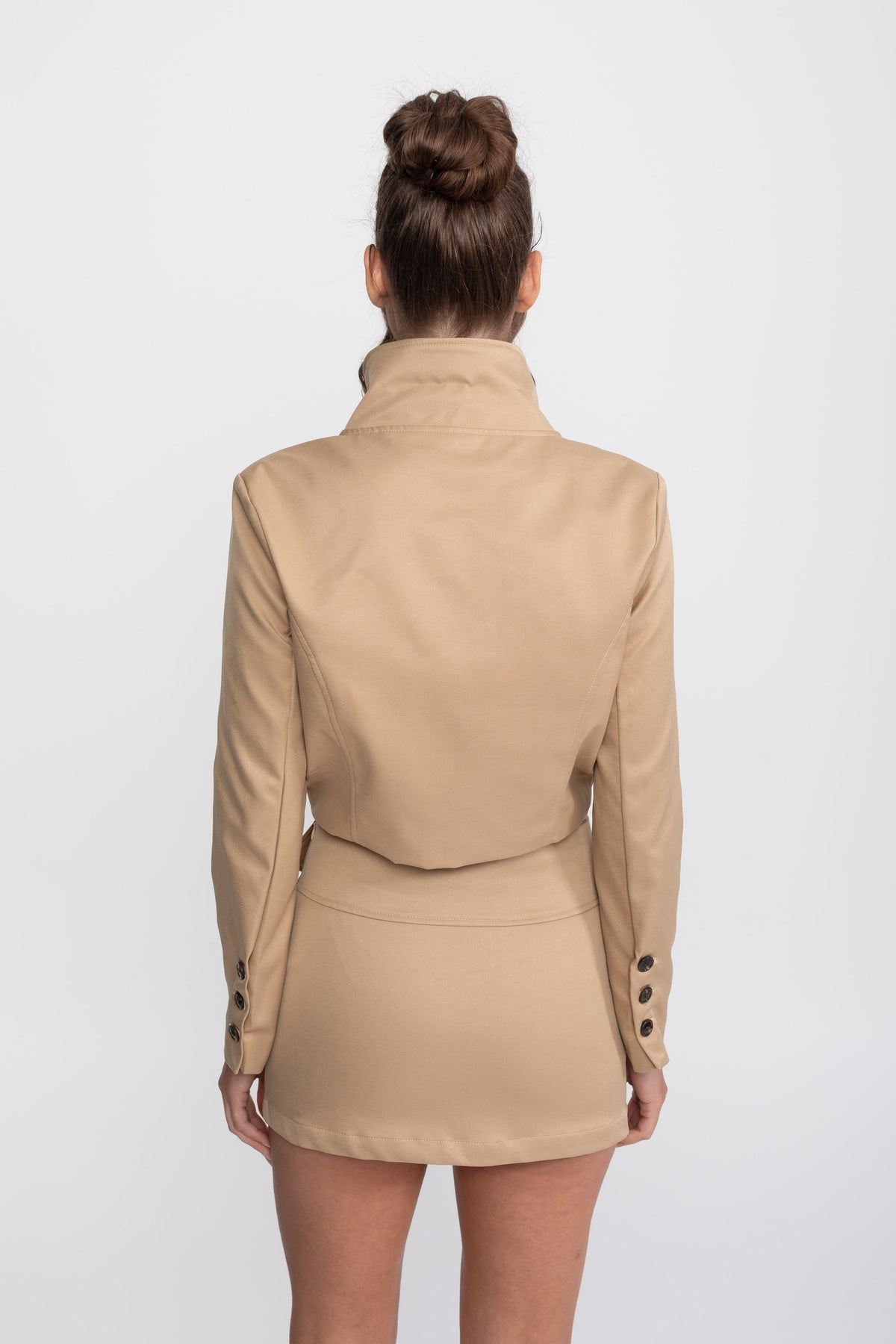 Completo coordinato con giacca cropped doppiopetto e minigonna - Khaki 