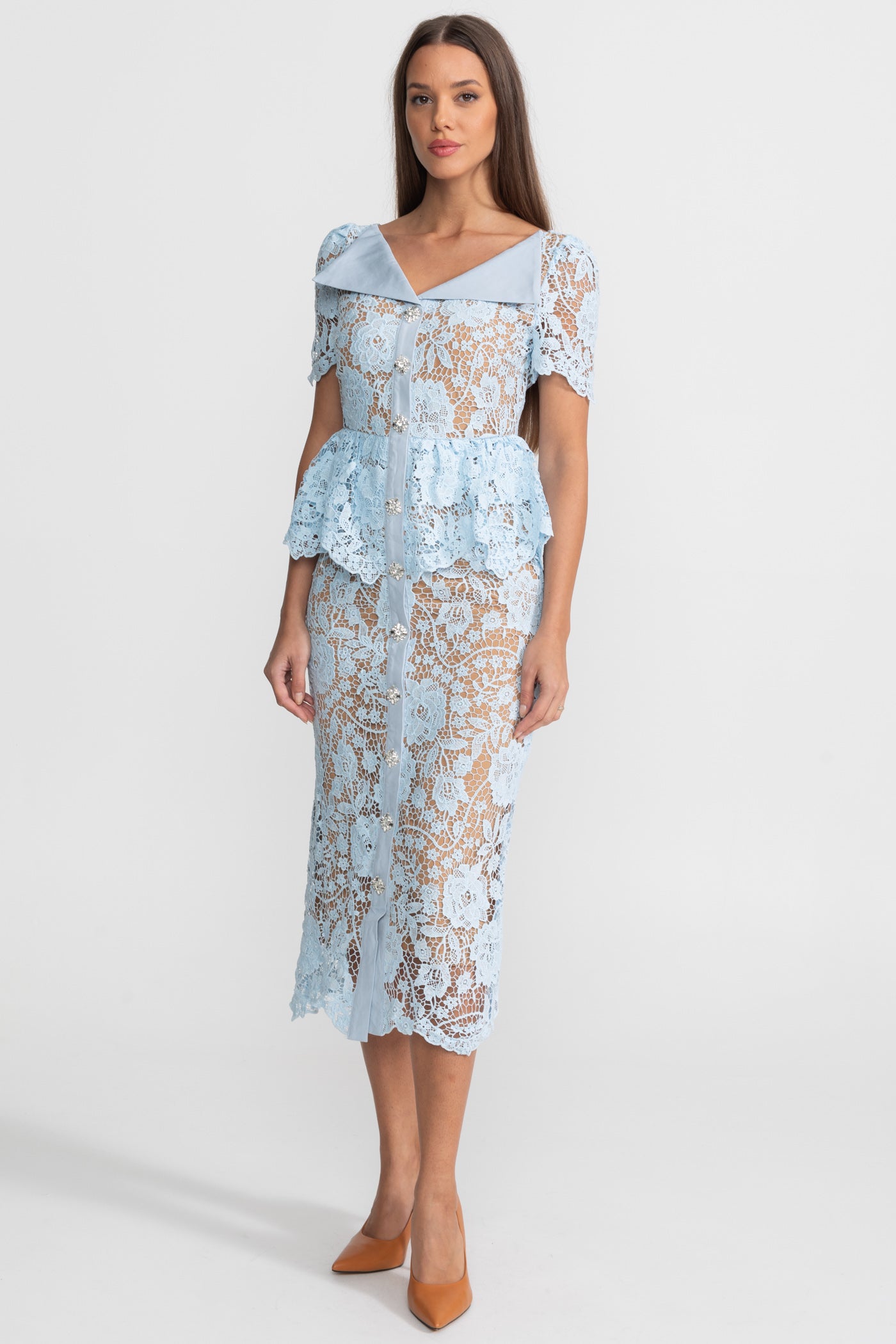 Abito midi in pizzo con vita peplum e colletto in raso - Azzurro pastello 