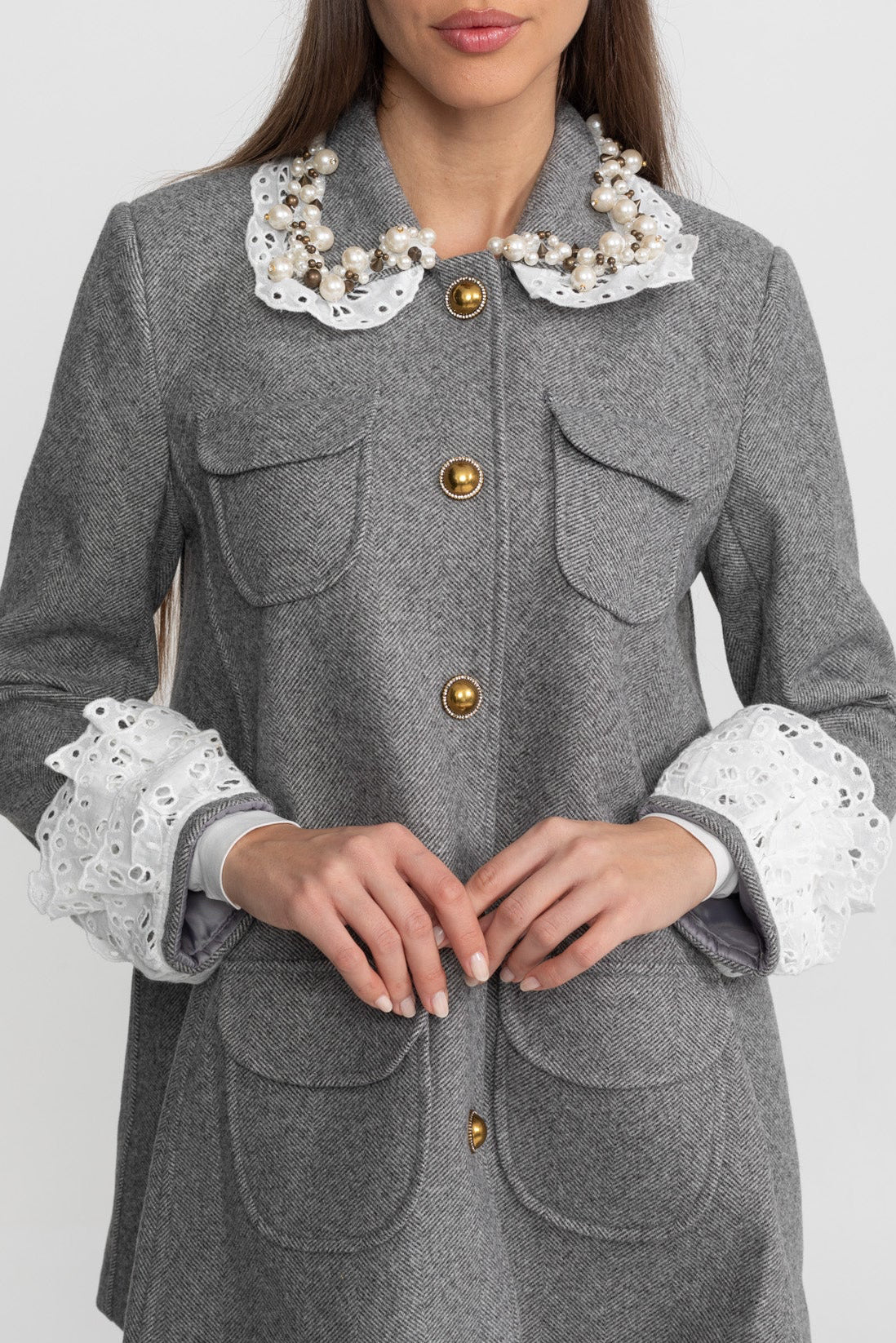 Cappotto Mini con Colletto in Pizzo Decorato con Perle – Grigio 