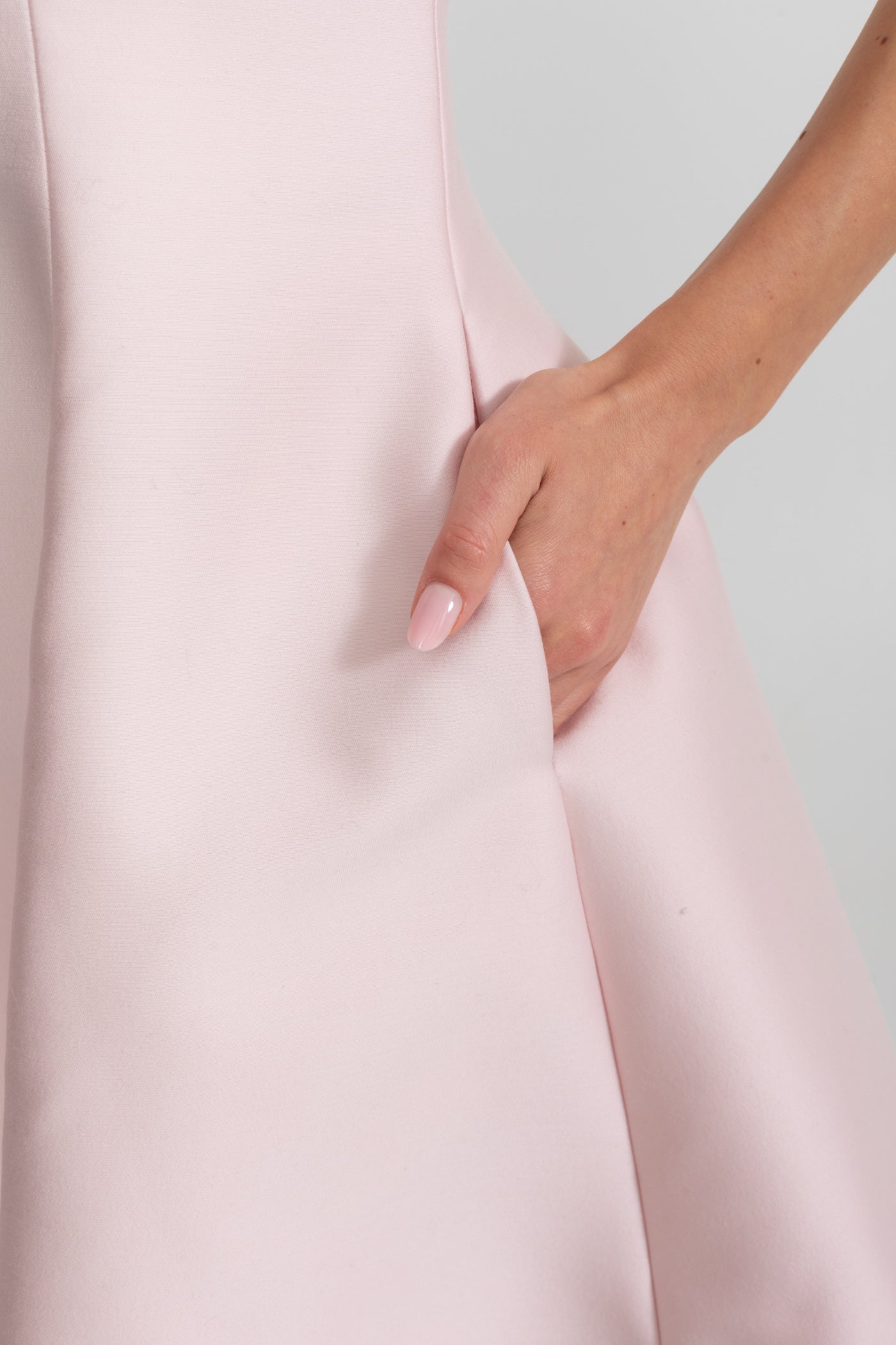 Abito Mini a Linea con Pannello in Pizzo – Rosa Cipria 