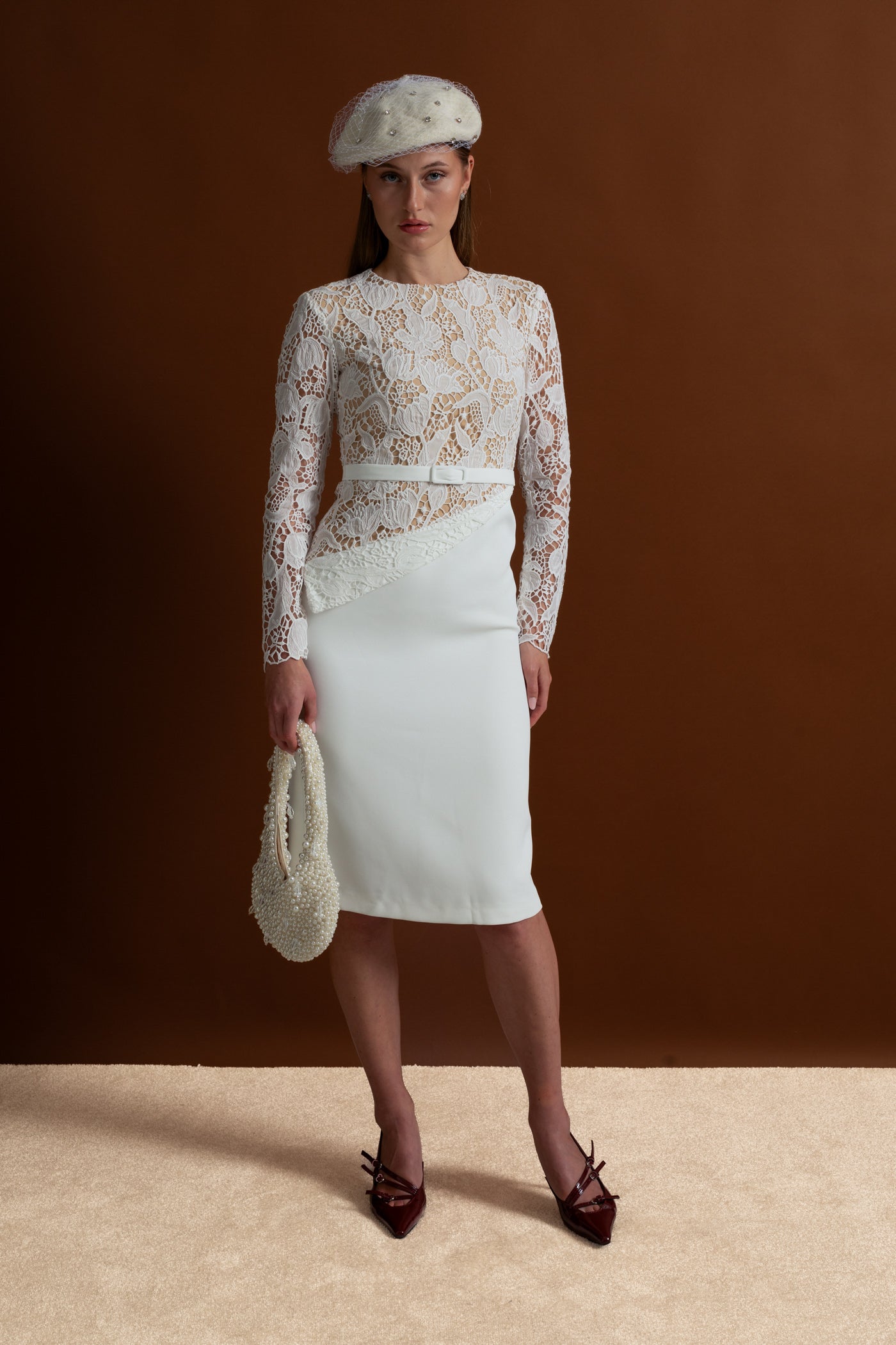 Elegante abito midi con corpetto in pizzo trasparente – Bianco 