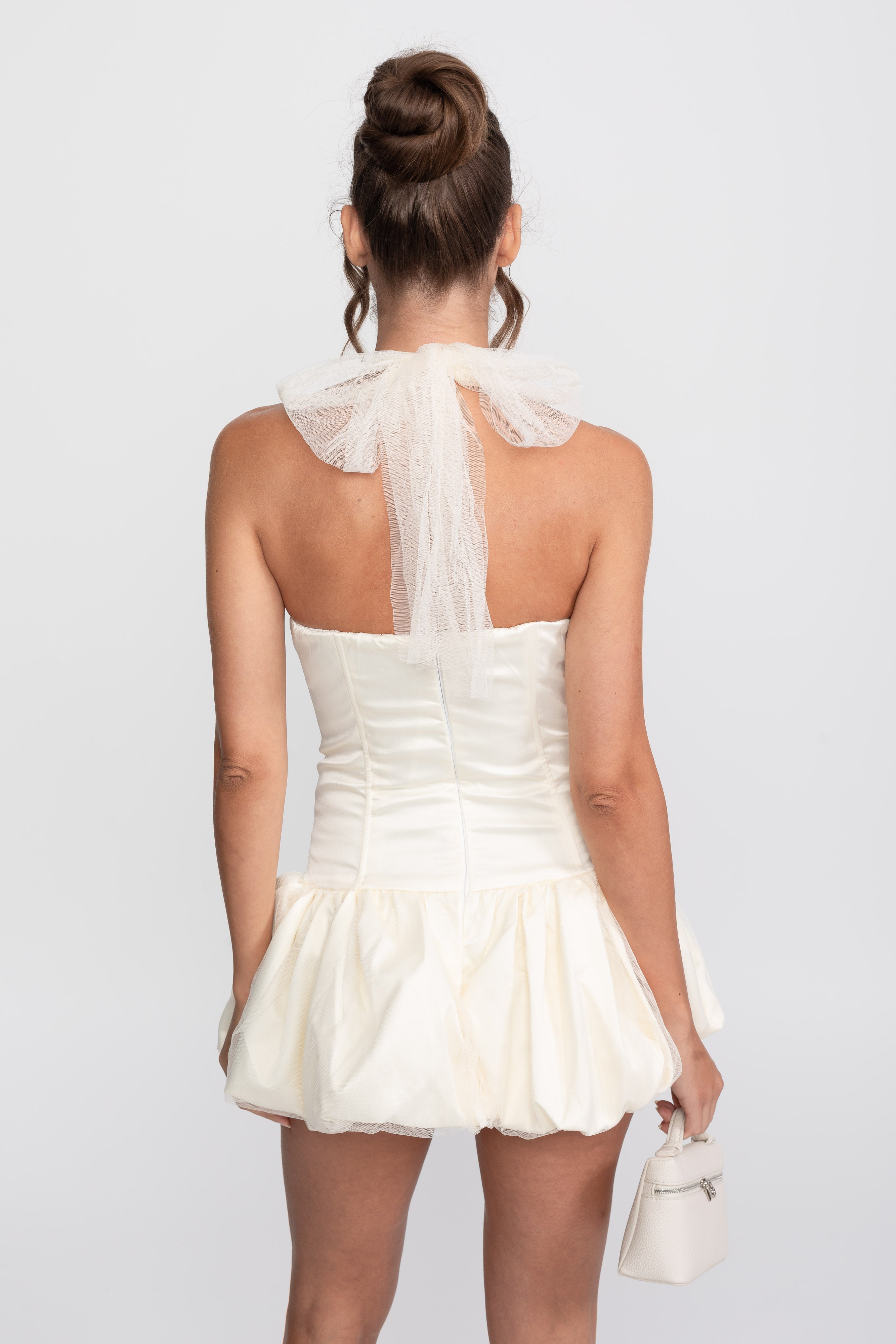 Mini abito Corset Bubble Hem con halter trasparente da annodare - Ivoire 