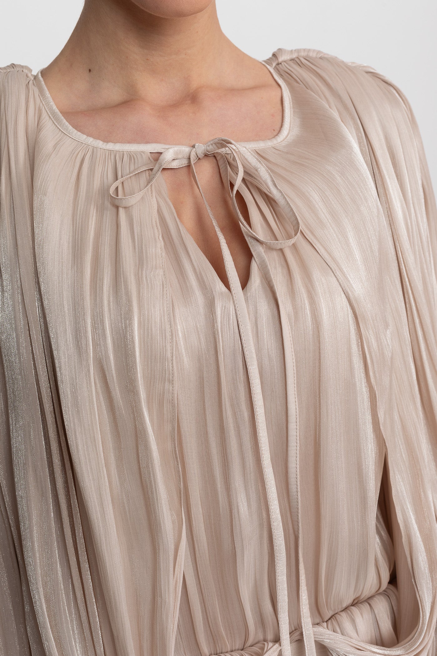 Abito Mini Drappeggiato a Maniche Lunghe con Maniche a Pipistrello - Champagne 