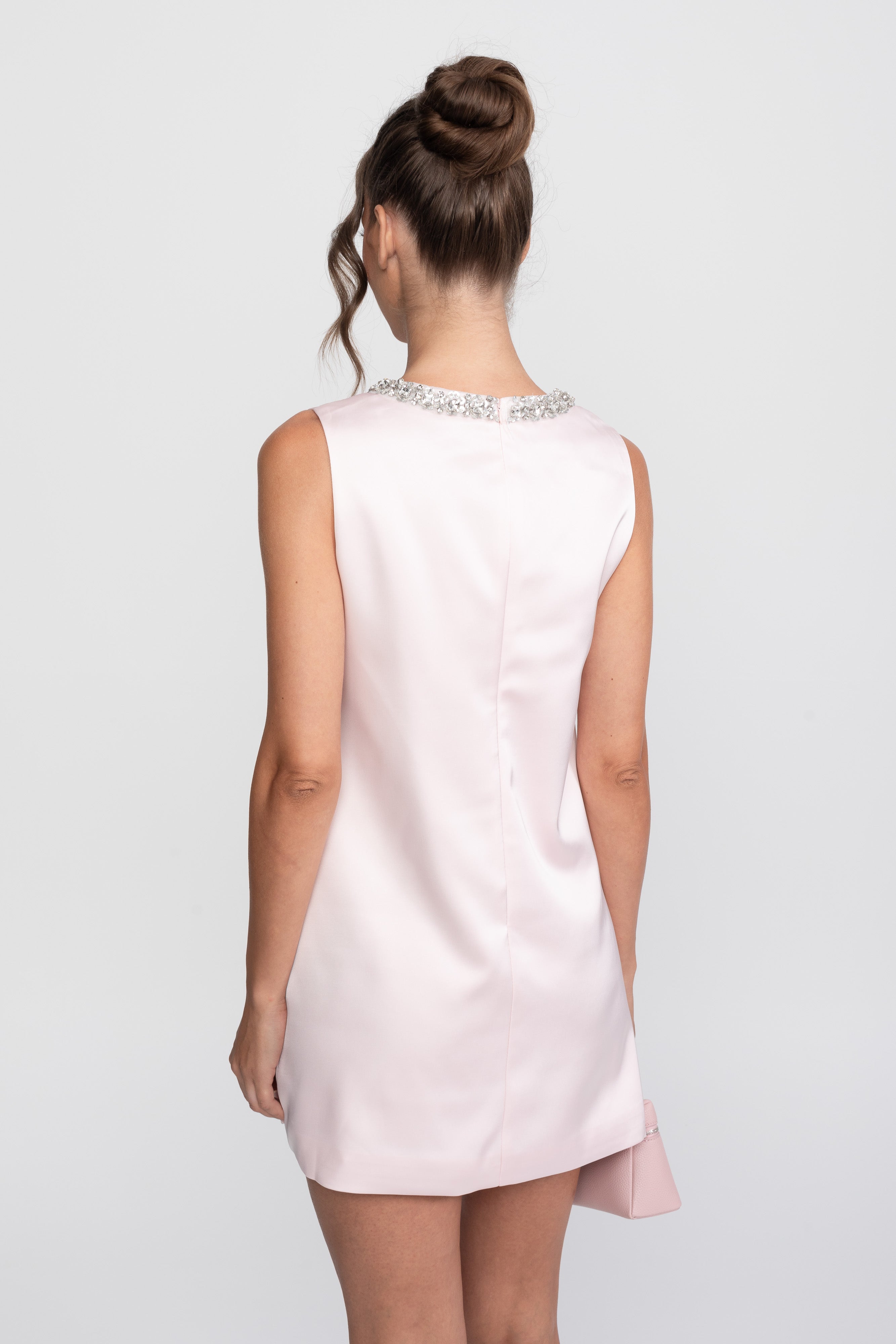 Abito Mini Shift con Cristalli e Fiocco in Satin - Rosa 