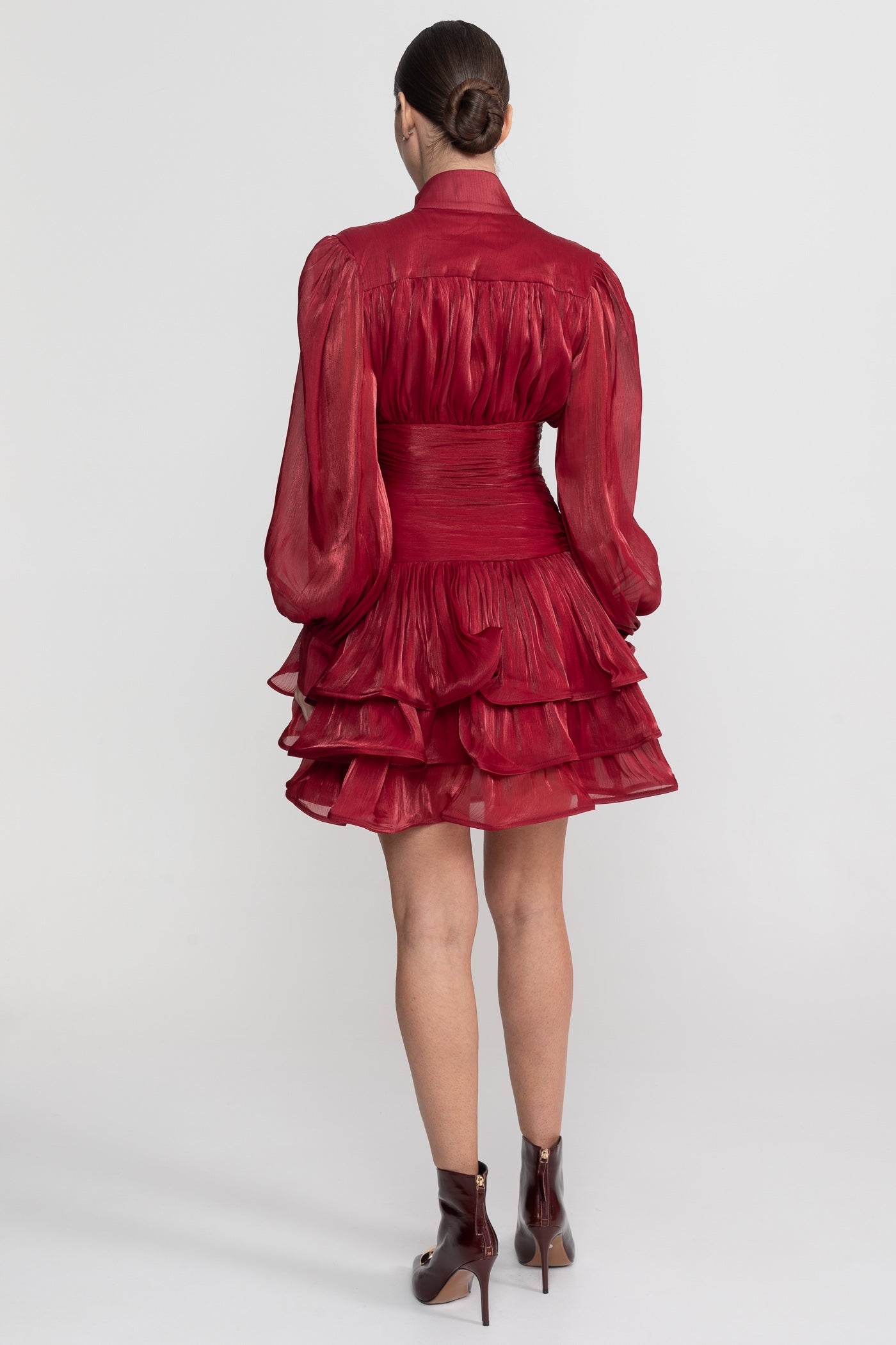 Abito Mini Drappeggiato a Maniche Lunghe con Gonna a Balze a Strati - Rosso 