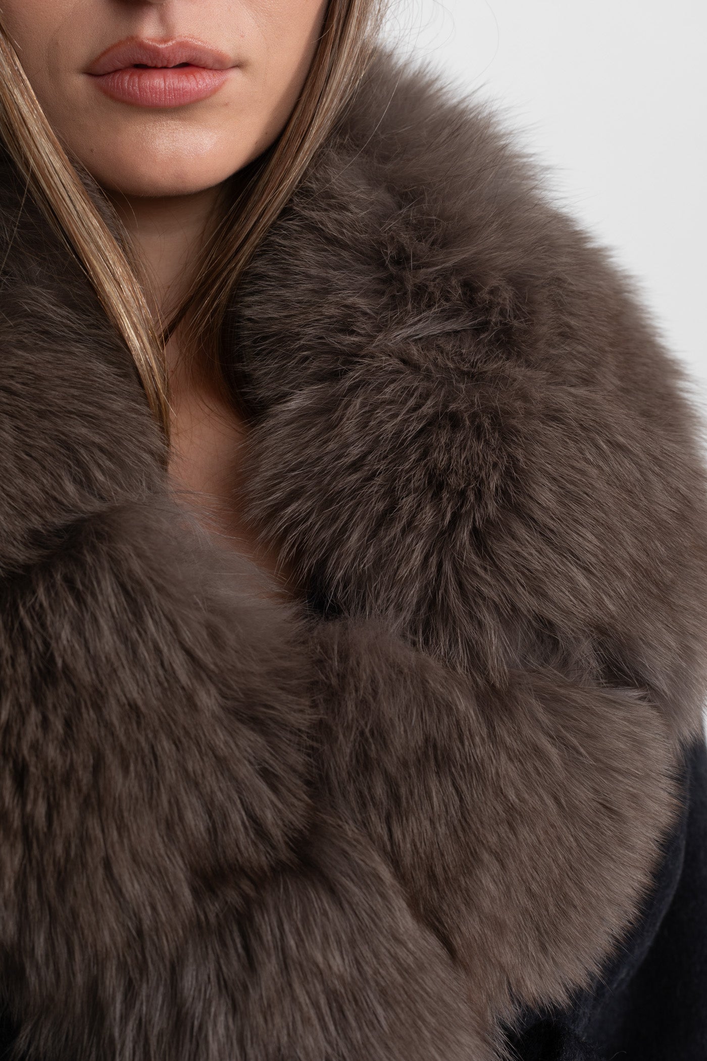 Wool Wrap Coat with Fox Fur Collar And Tie Belt – Black/Brown