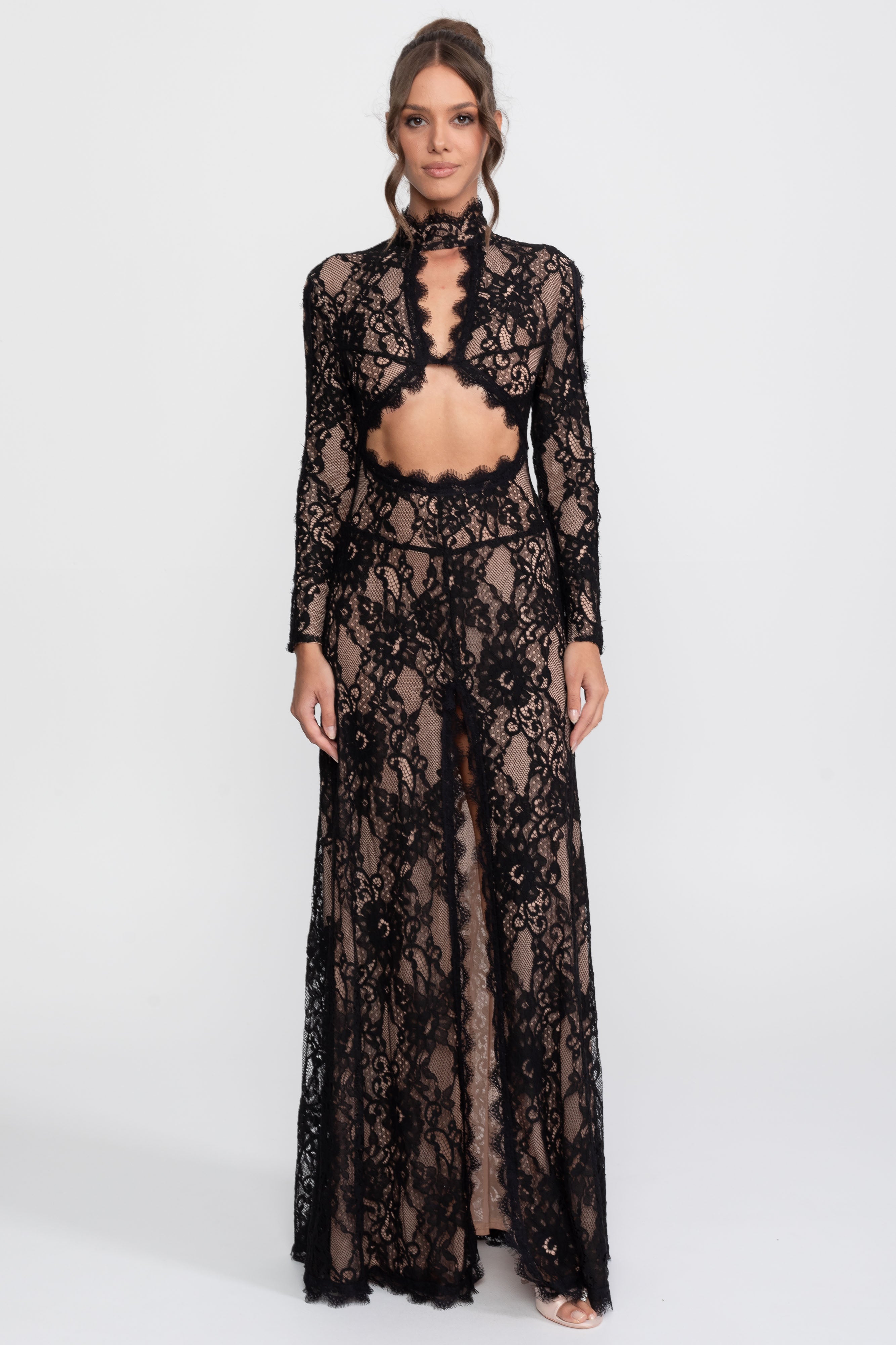 Elegante abito in pizzo con collo alto, cut-out frontale e spacco - Nero 