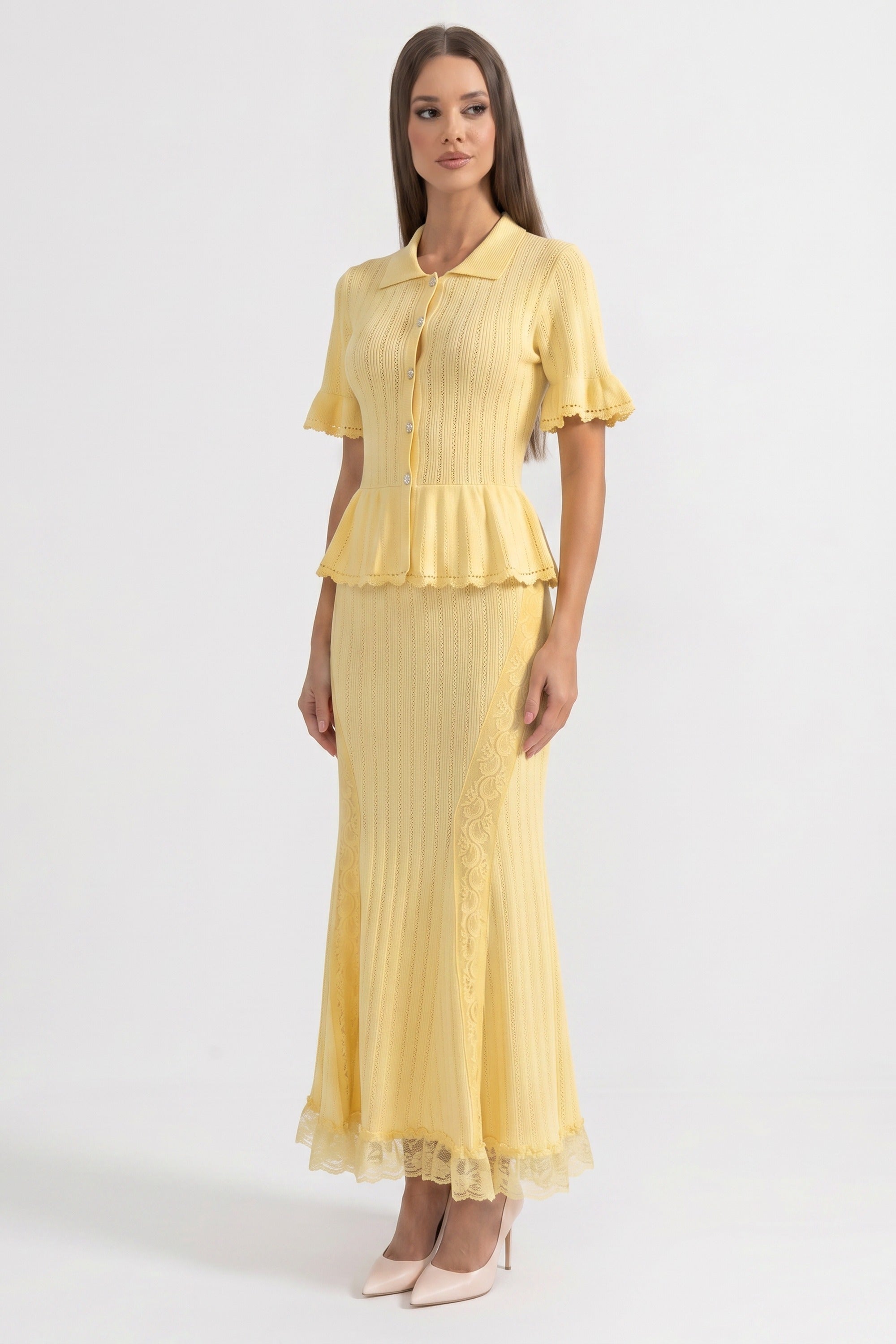 Abito Maxi in Maglia con Colletto Peter Pan e Peplum con Orlo in Pizzo - Giallo 