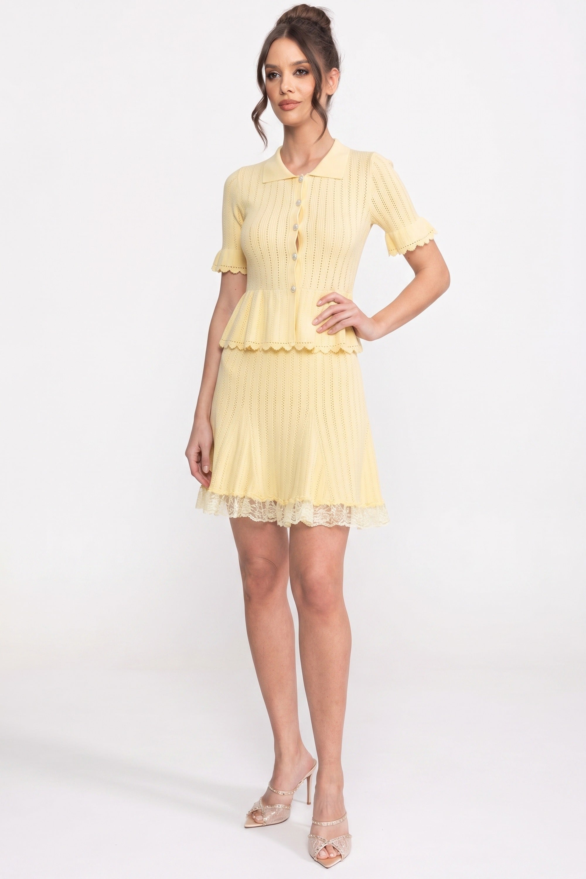 Abito Mini in Maglia con Colletto Peter Pan e Peplum con Orlo in Pizzo - Giallo 