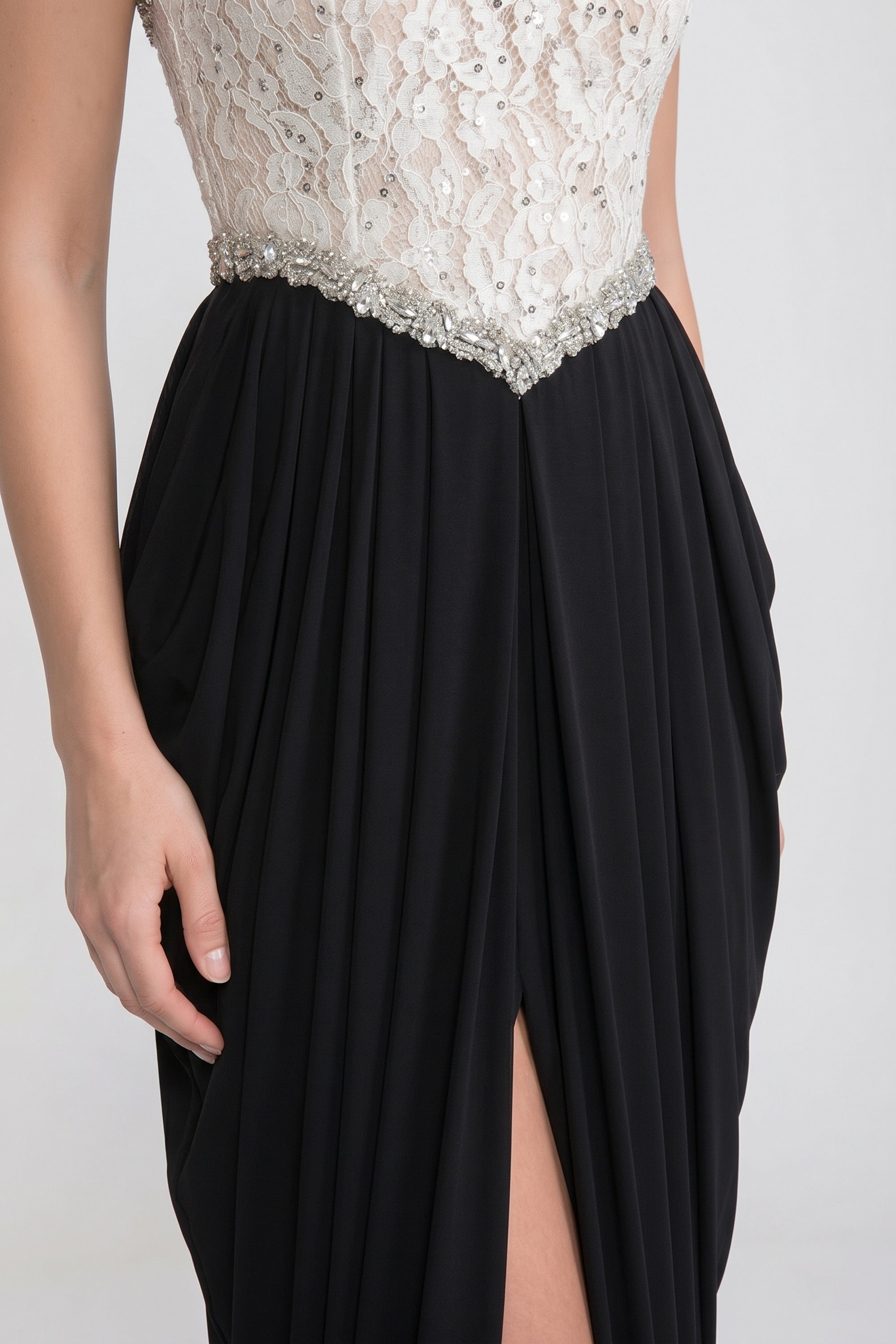 Abito senza spalline con corpino corsetto floreale 3D e gonna drappeggiata nera - White+Black 