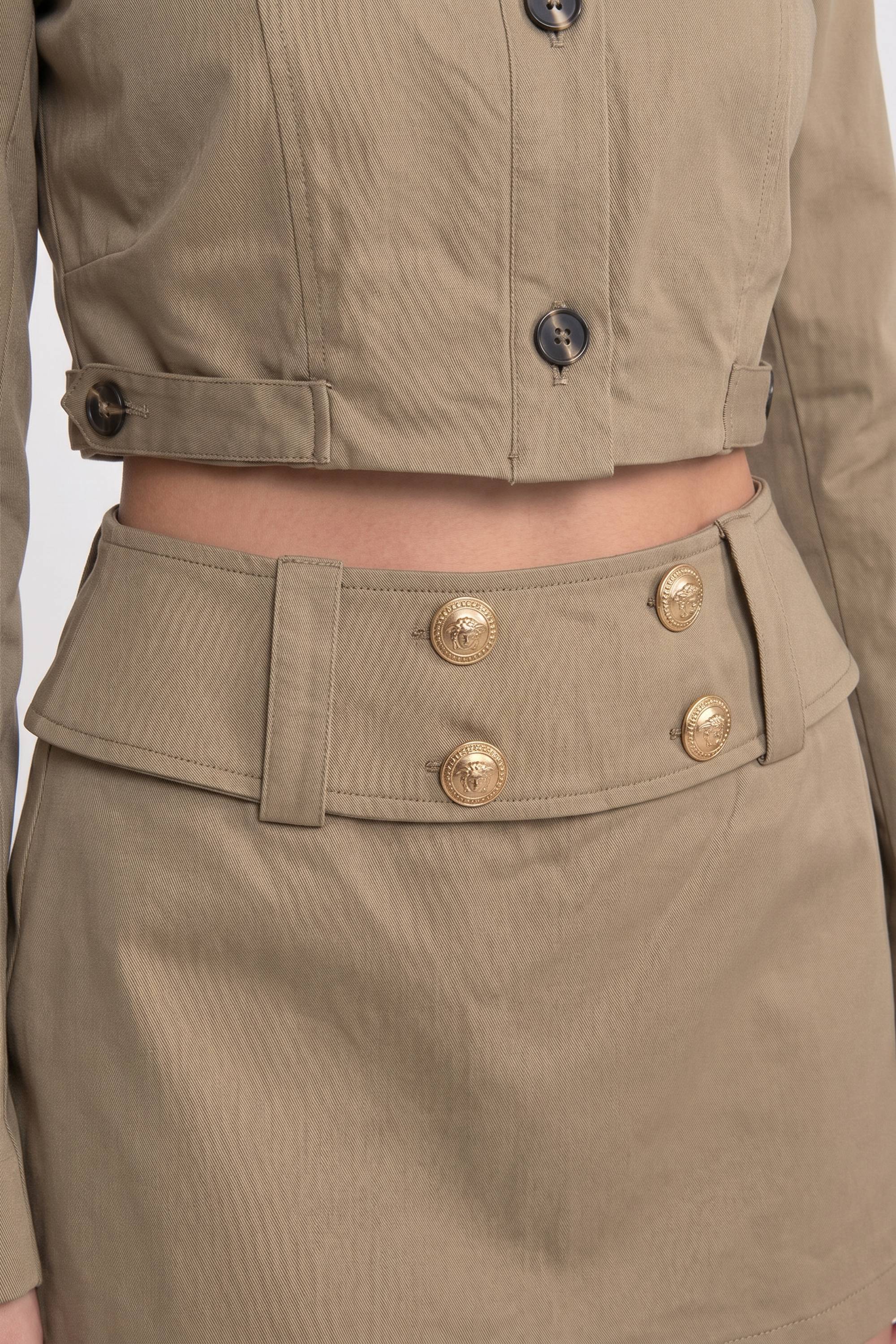 Completo coordinato con giacca cropped doppiopetto e minigonna - Khaki 